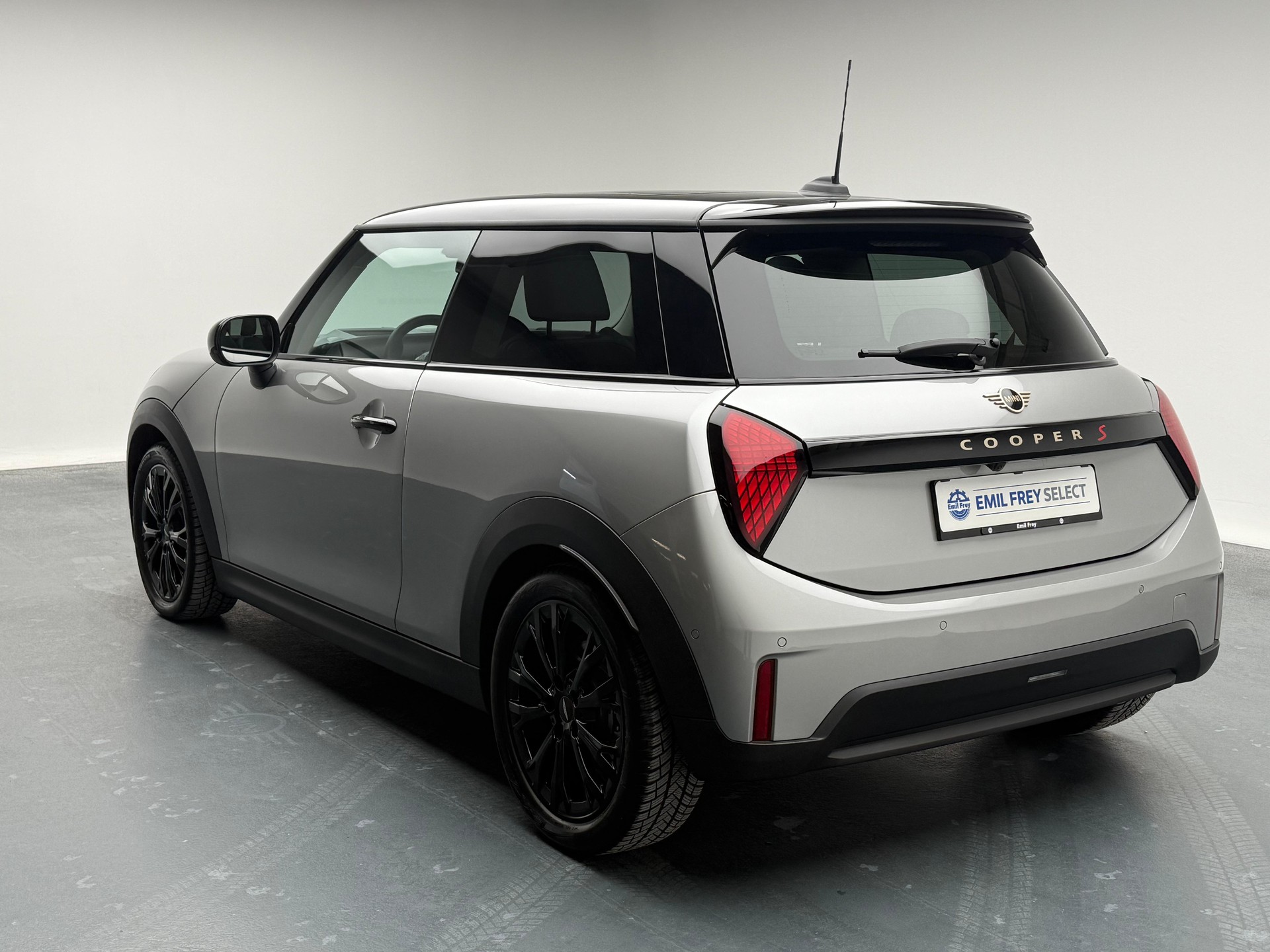 MINI F66 2.0i Cooper S-image-8