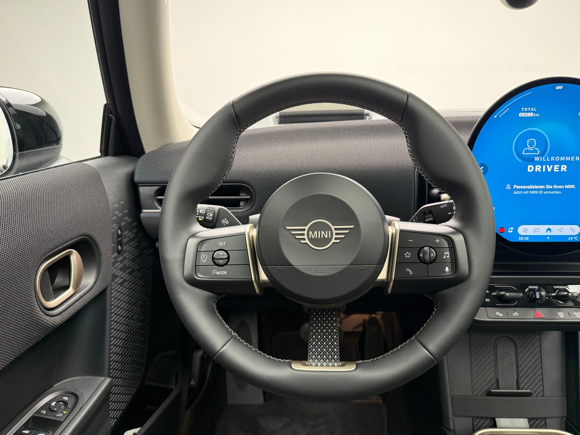 MINI F66 2.0i Cooper S-image-7