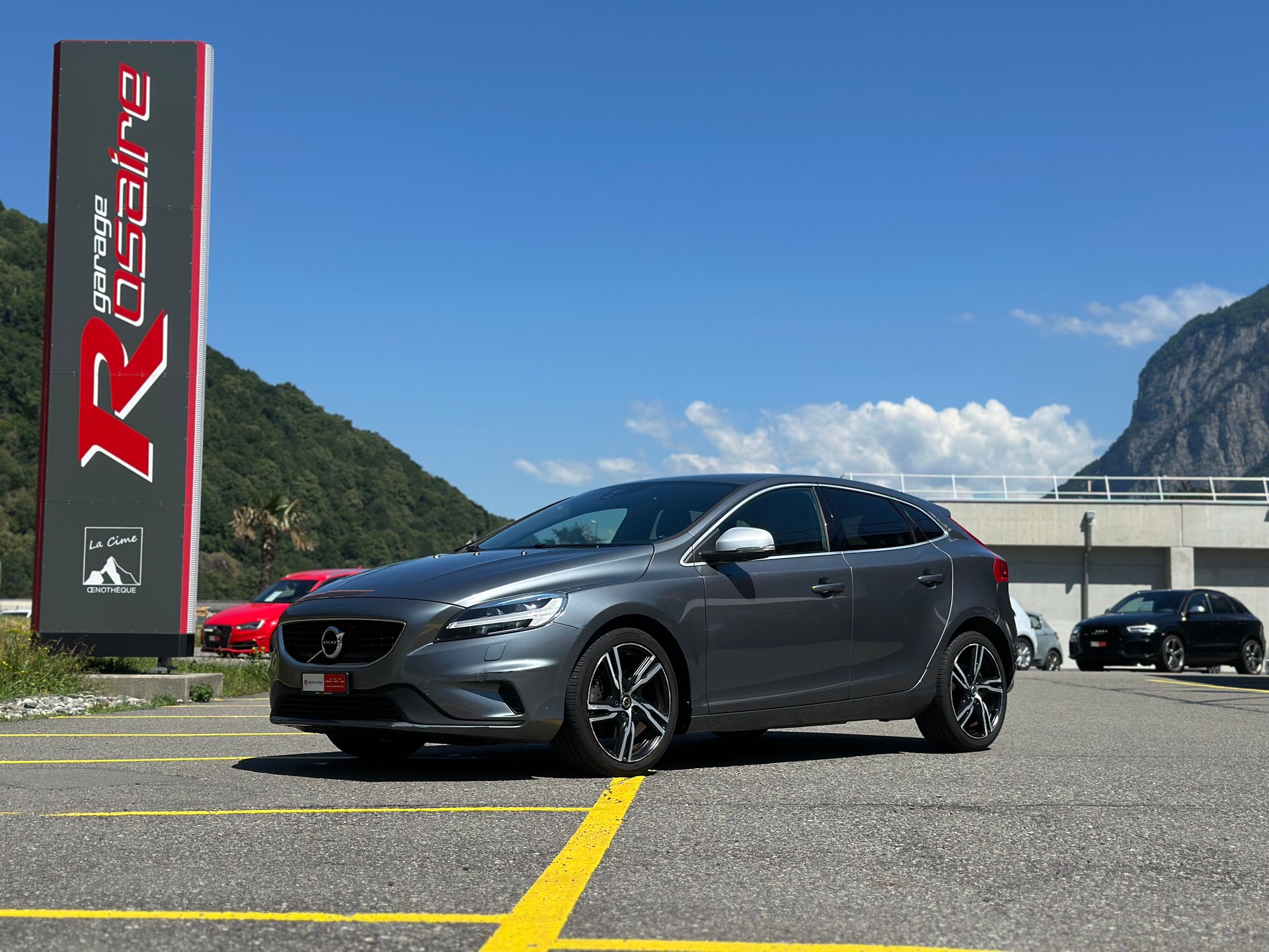 VOLVO V40 T2 Kinetic R-Design