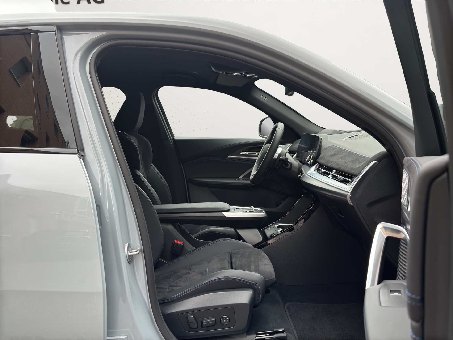BMW X2 sDrive 20i 48V M Sport (CH) AHK Innovationspaket-image-13