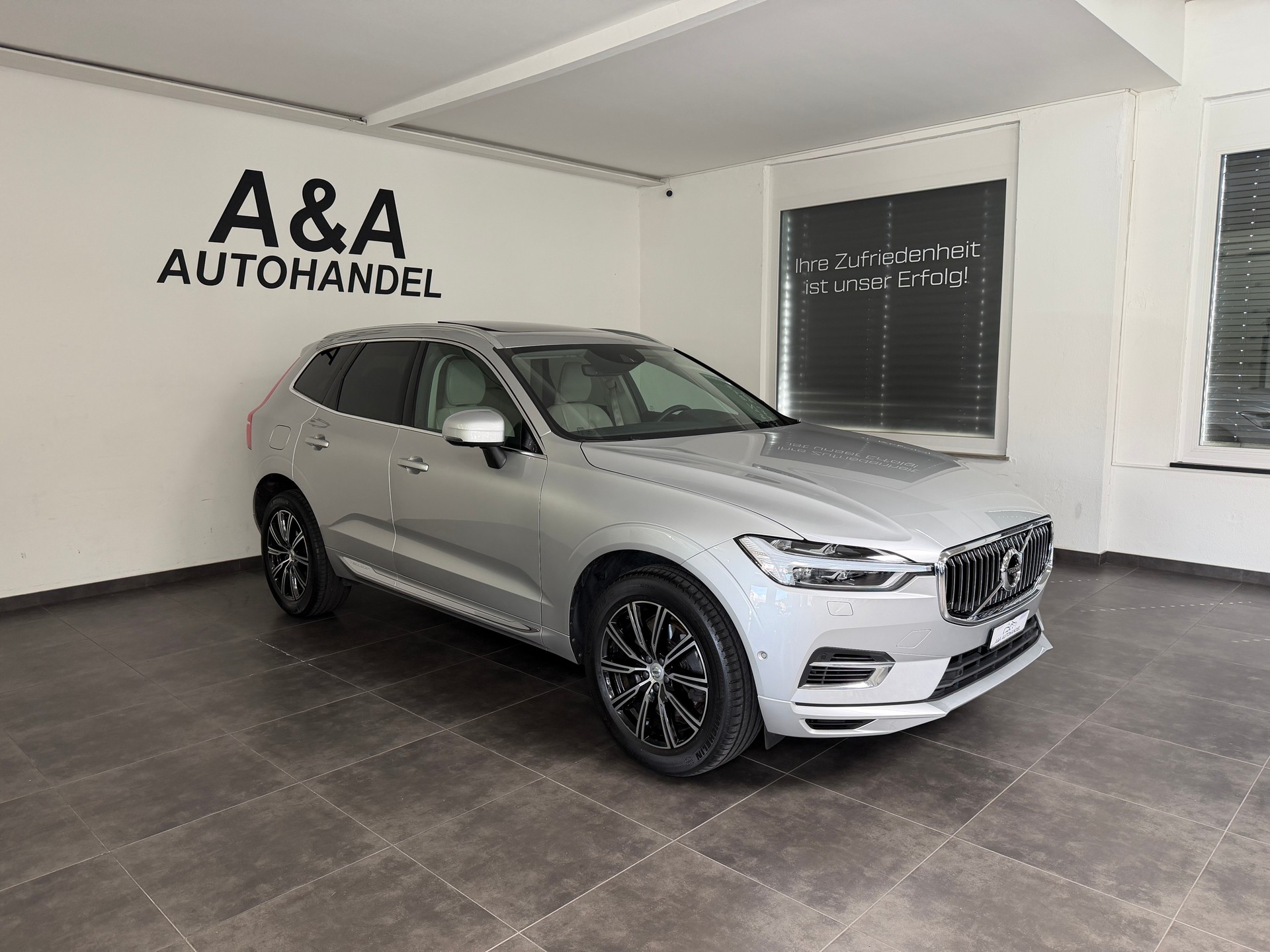 VOLVO XC60 T8 eAWD Inscription Geartronic-image-0