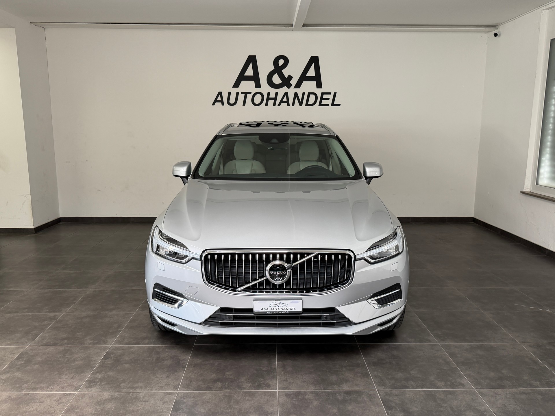 VOLVO XC60 T8 eAWD Inscription Geartronic-image-1