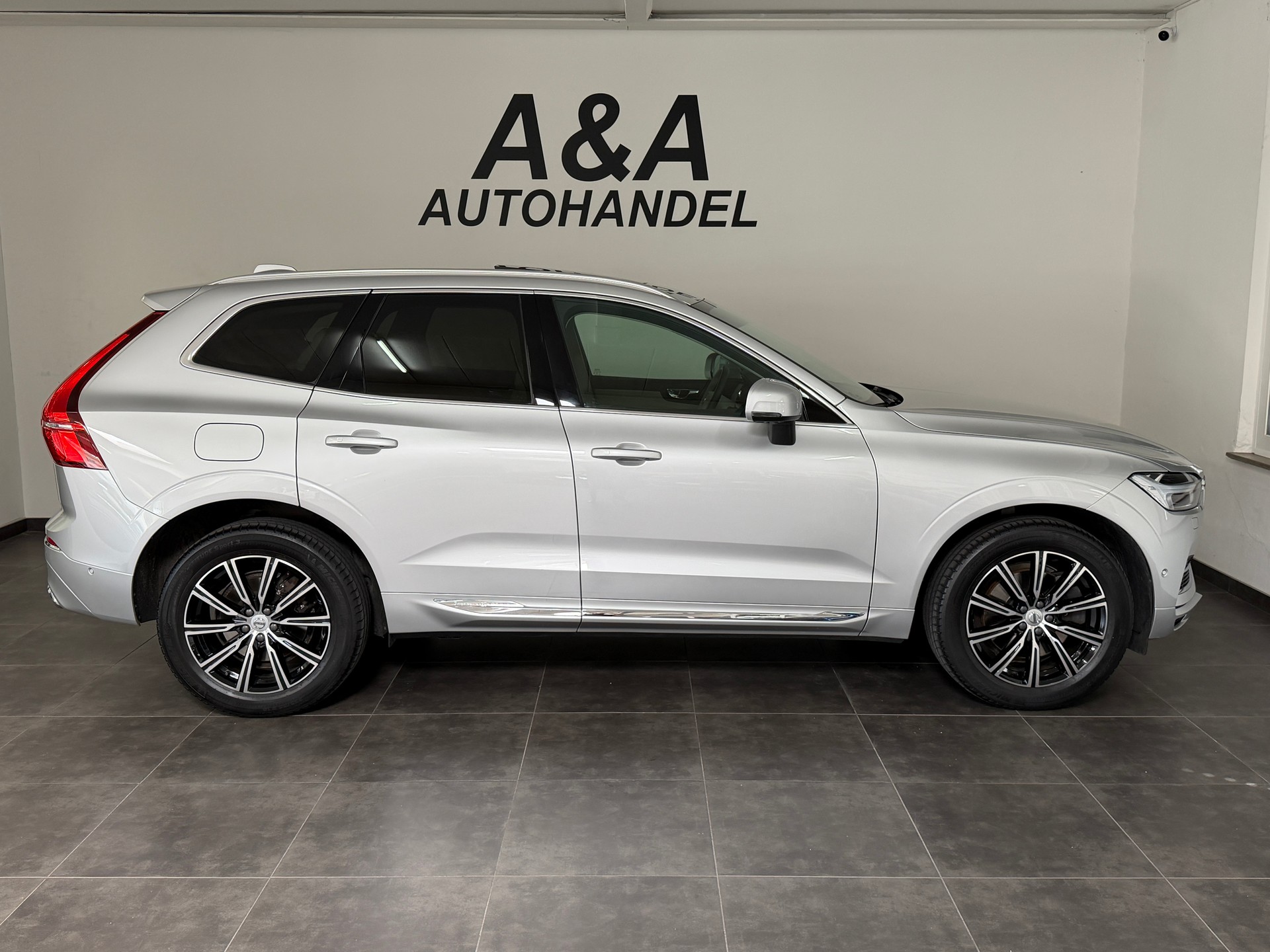 VOLVO XC60 T8 eAWD Inscription Geartronic-image-2