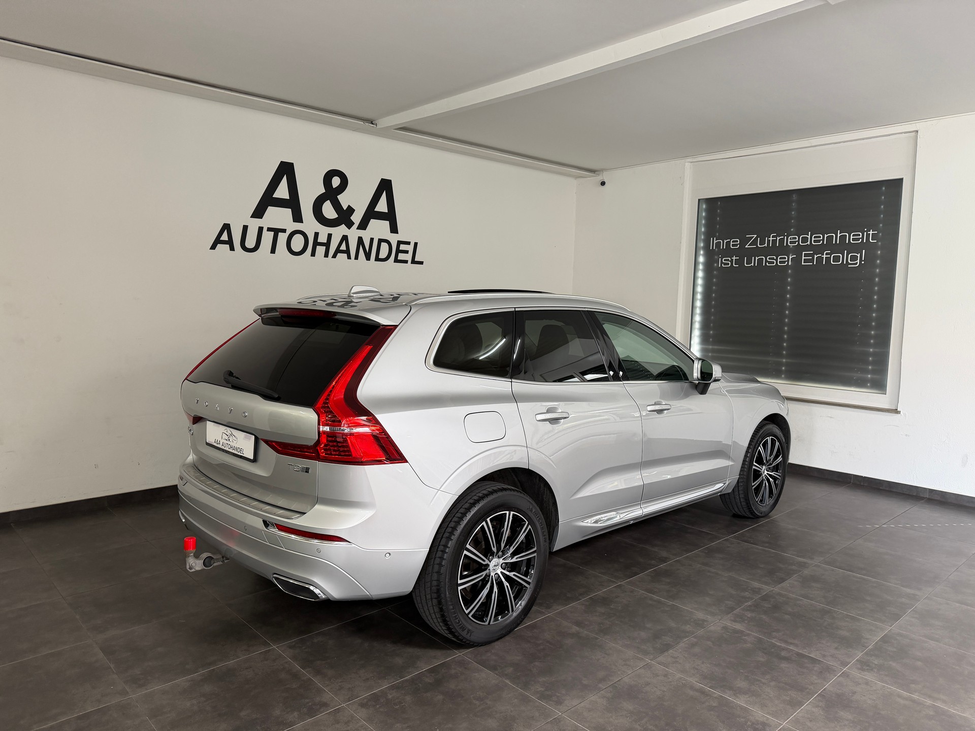 VOLVO XC60 T8 eAWD Inscription Geartronic-image-3