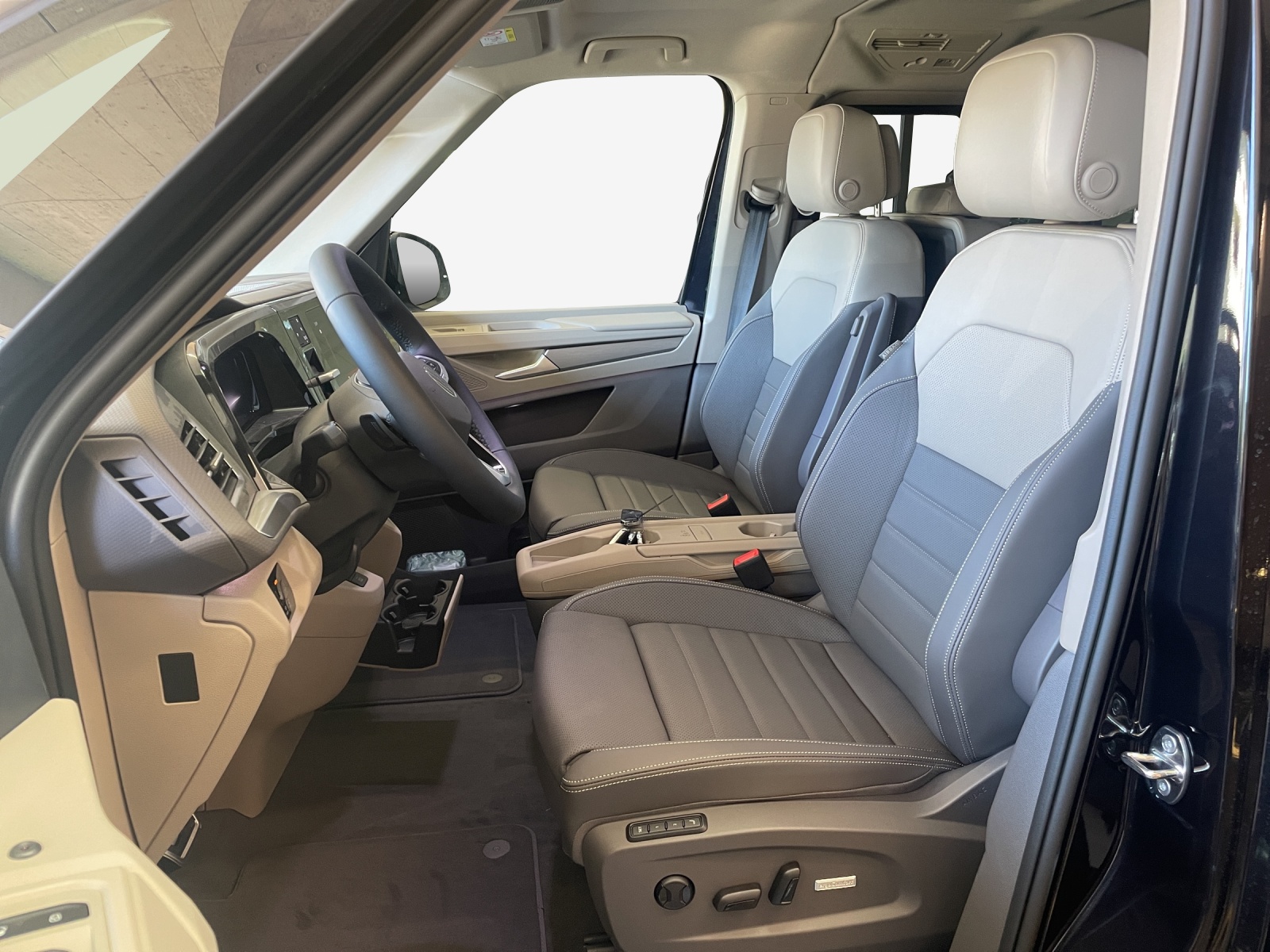 VW Multivan 1.5 eHybrid Style Liberty Lang DSG-image-7
