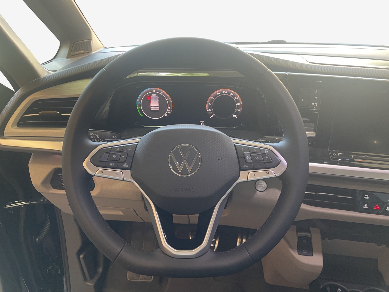VW Multivan 1.5 eHybrid Style Liberty Lang DSG-image-9