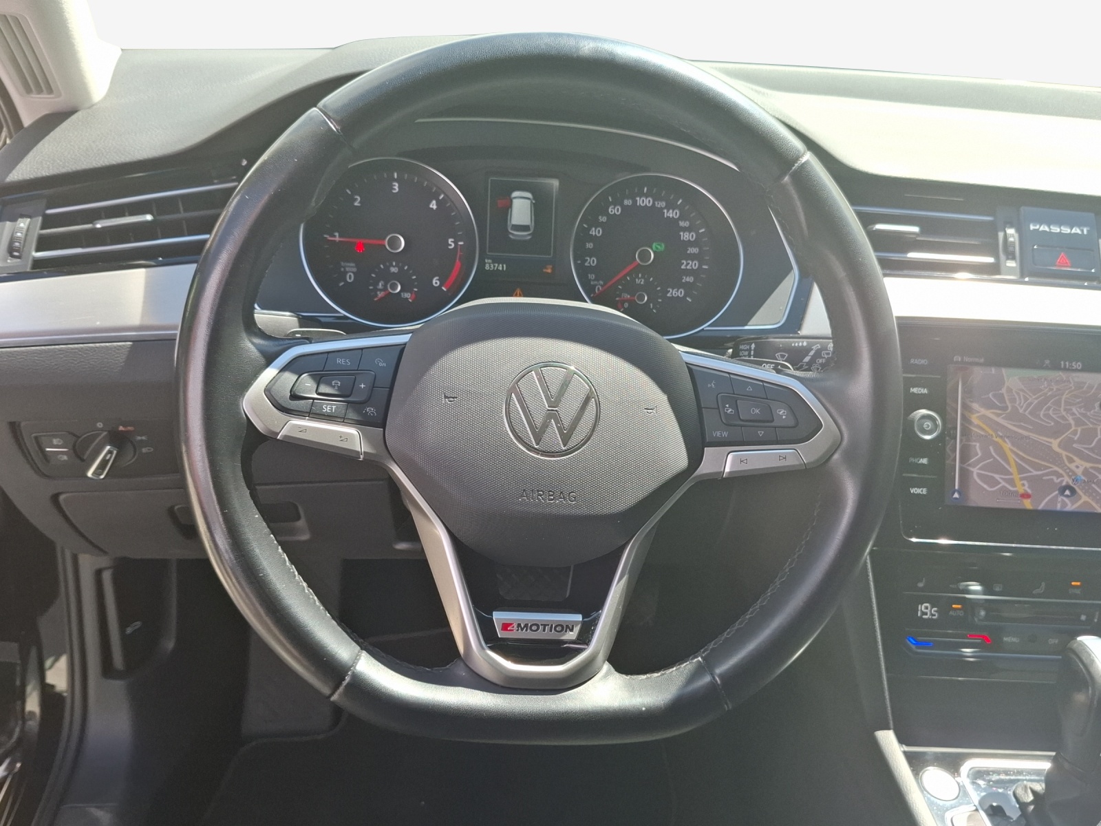 VW Passat 2.0 TDI BMT Elegance 4Motion DSG-image-9