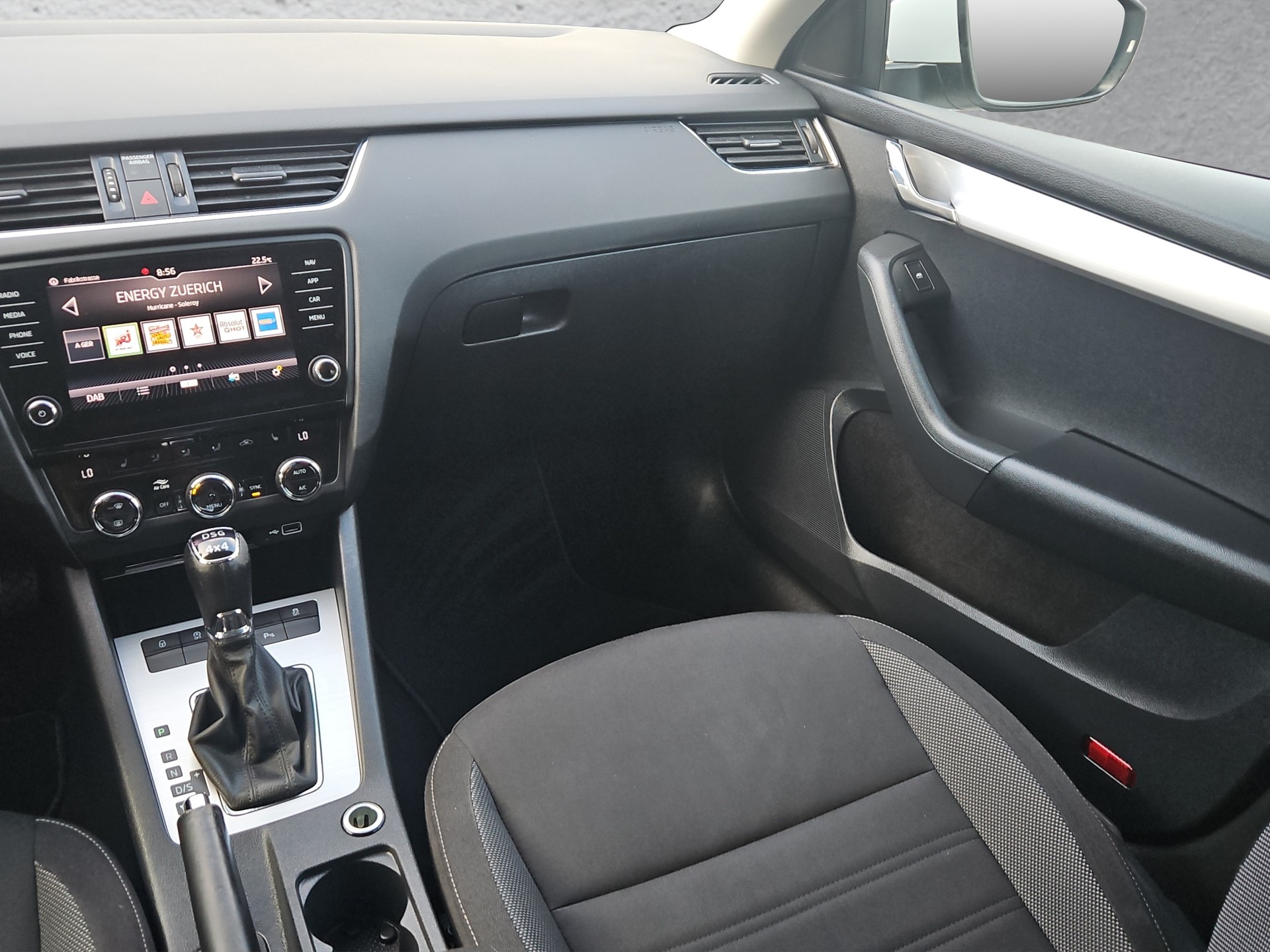 SKODA Octavia 2.0 TDI Ambition 4x4-image-14