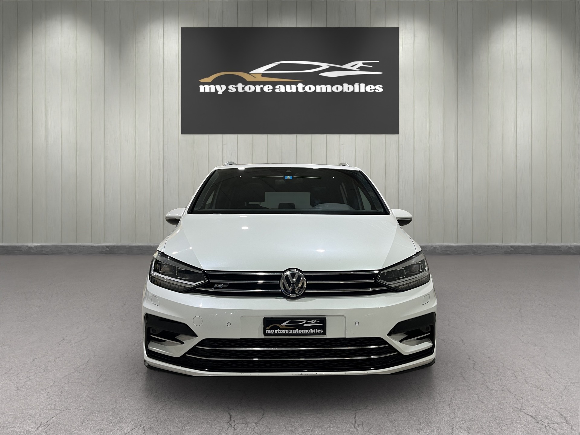 VW Touran 1.8 TSI R-LINE BlueMotion Technology Highline DSG 7 Places-image-1