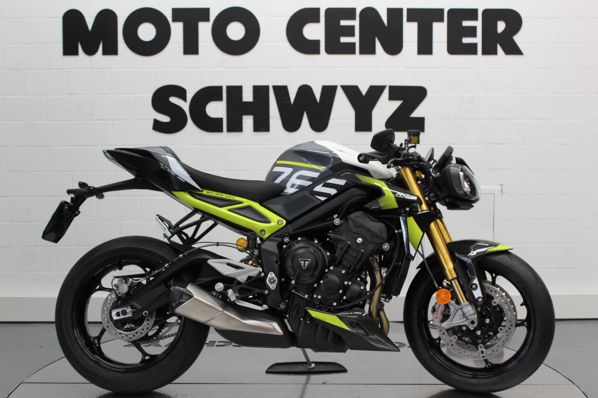 TRIUMPH Street Triple Moto2 765