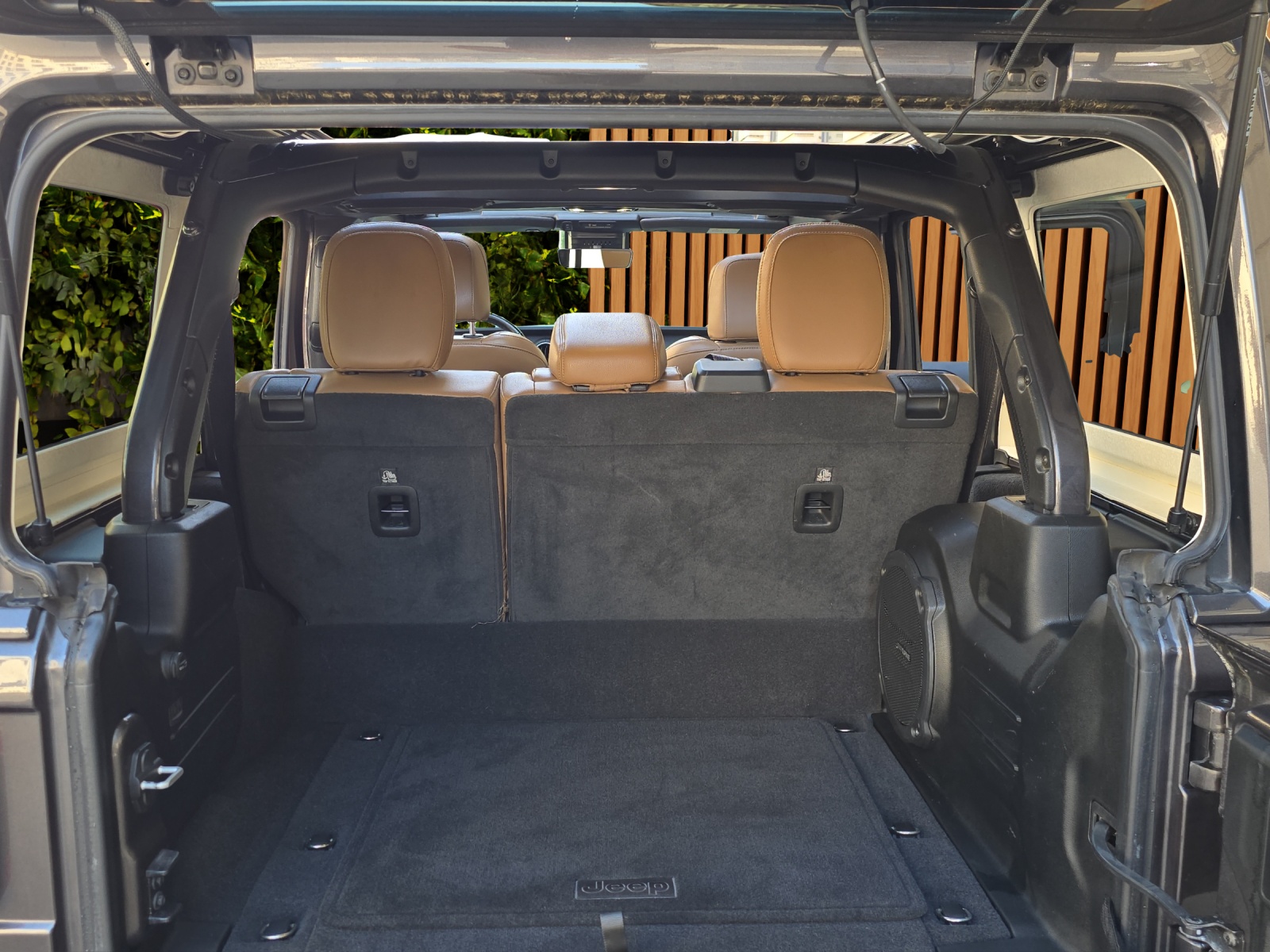 JEEP Wrangler 2.0 PHEV Unlimited Rubicon DT Automatic-image-17