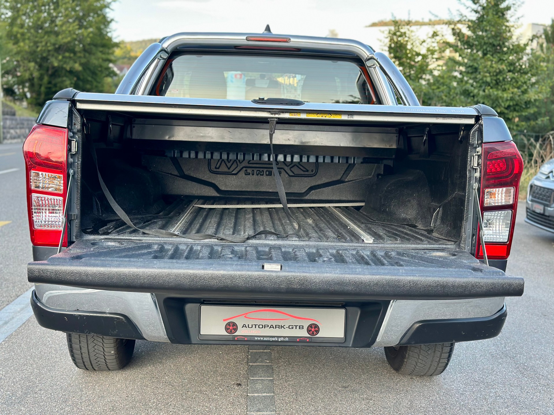 ISUZU D-MAX 1.9 SpaceCab Solar 4x4 A-image-8