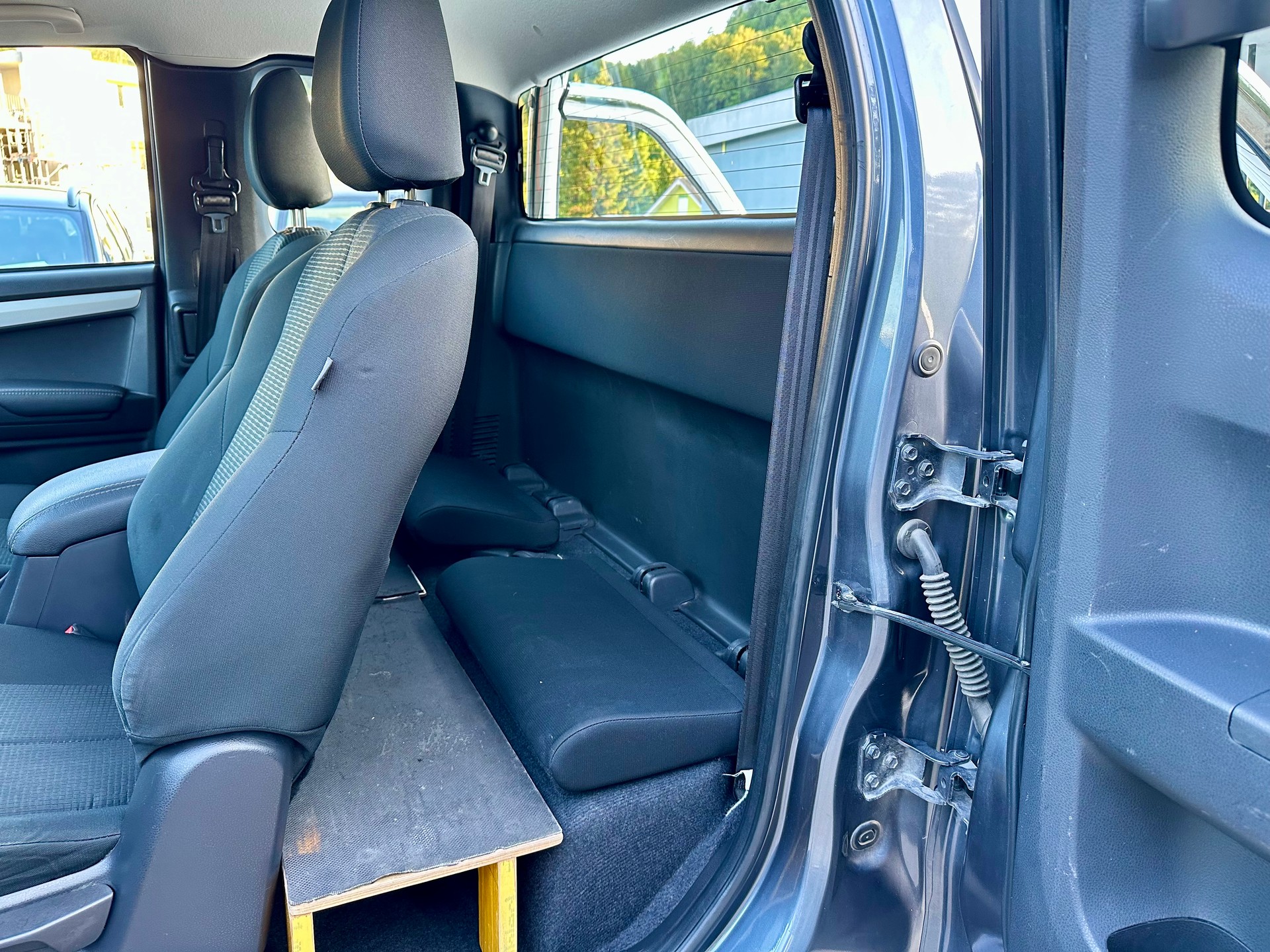 ISUZU D-MAX 1.9 SpaceCab Solar 4x4 A-image-19
