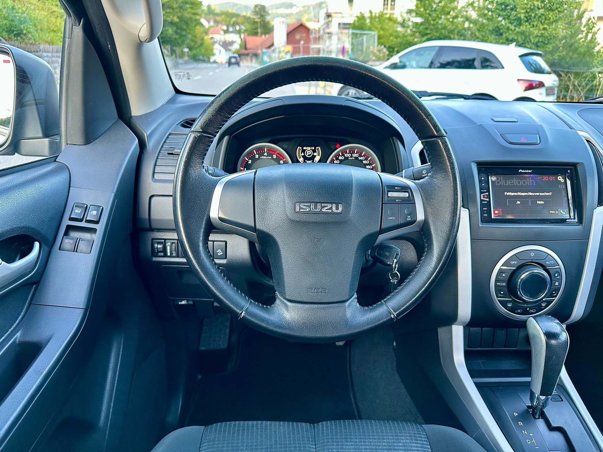 ISUZU D-MAX 1.9 SpaceCab Solar 4x4 A-image-13
