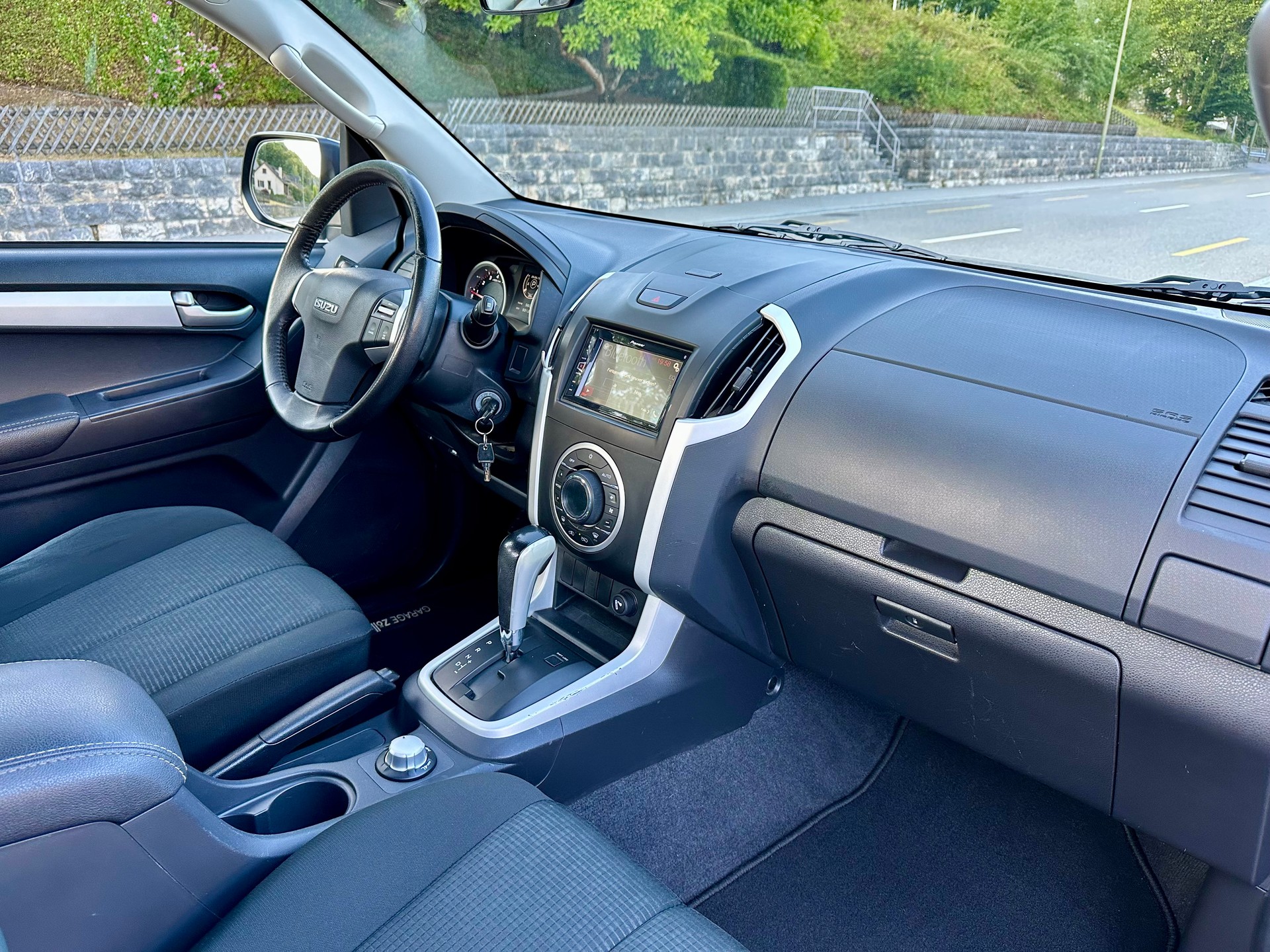 ISUZU D-MAX 1.9 SpaceCab Solar 4x4 A-image-11