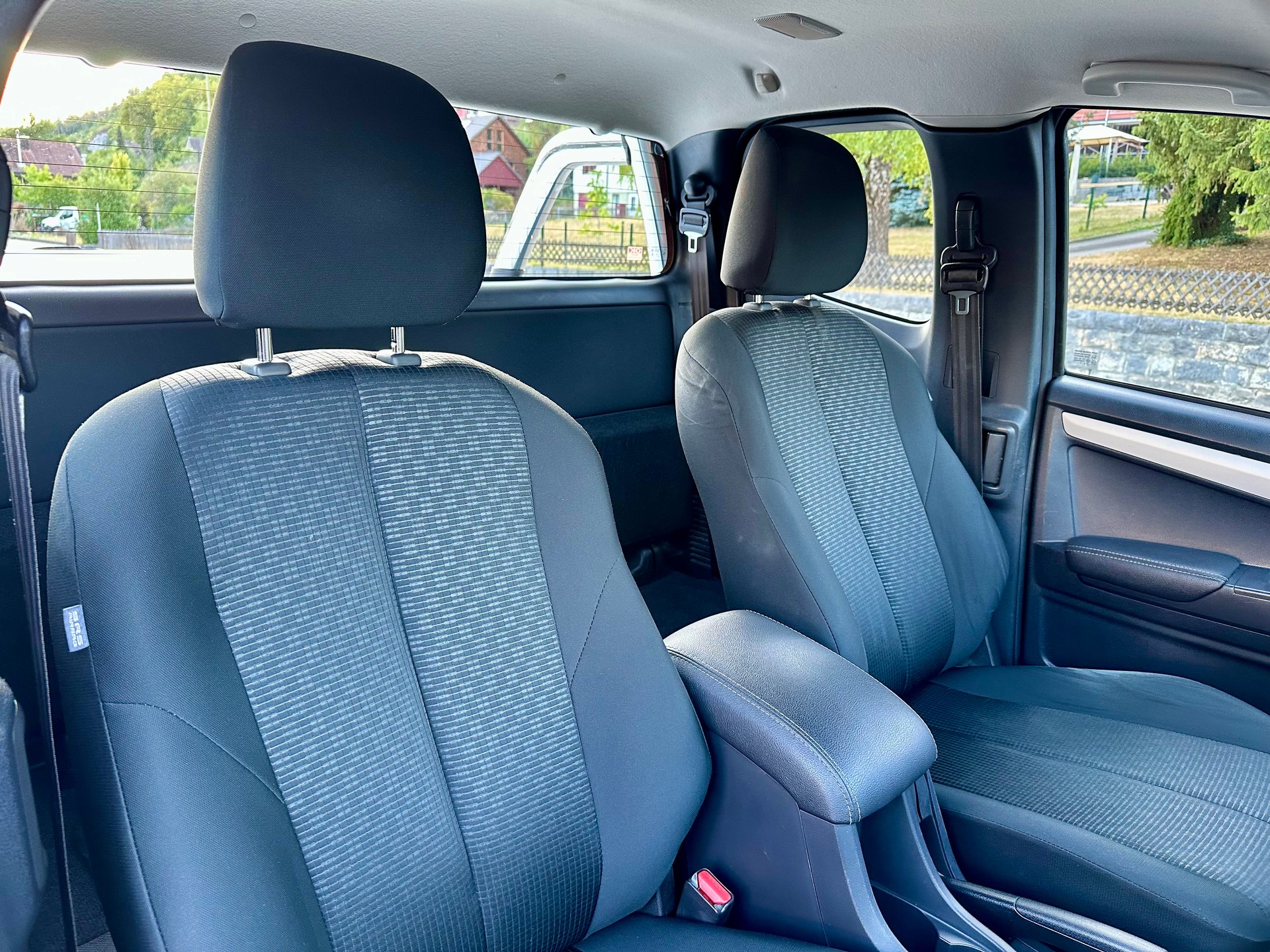 ISUZU D-MAX 1.9 SpaceCab Solar 4x4 A-image-16