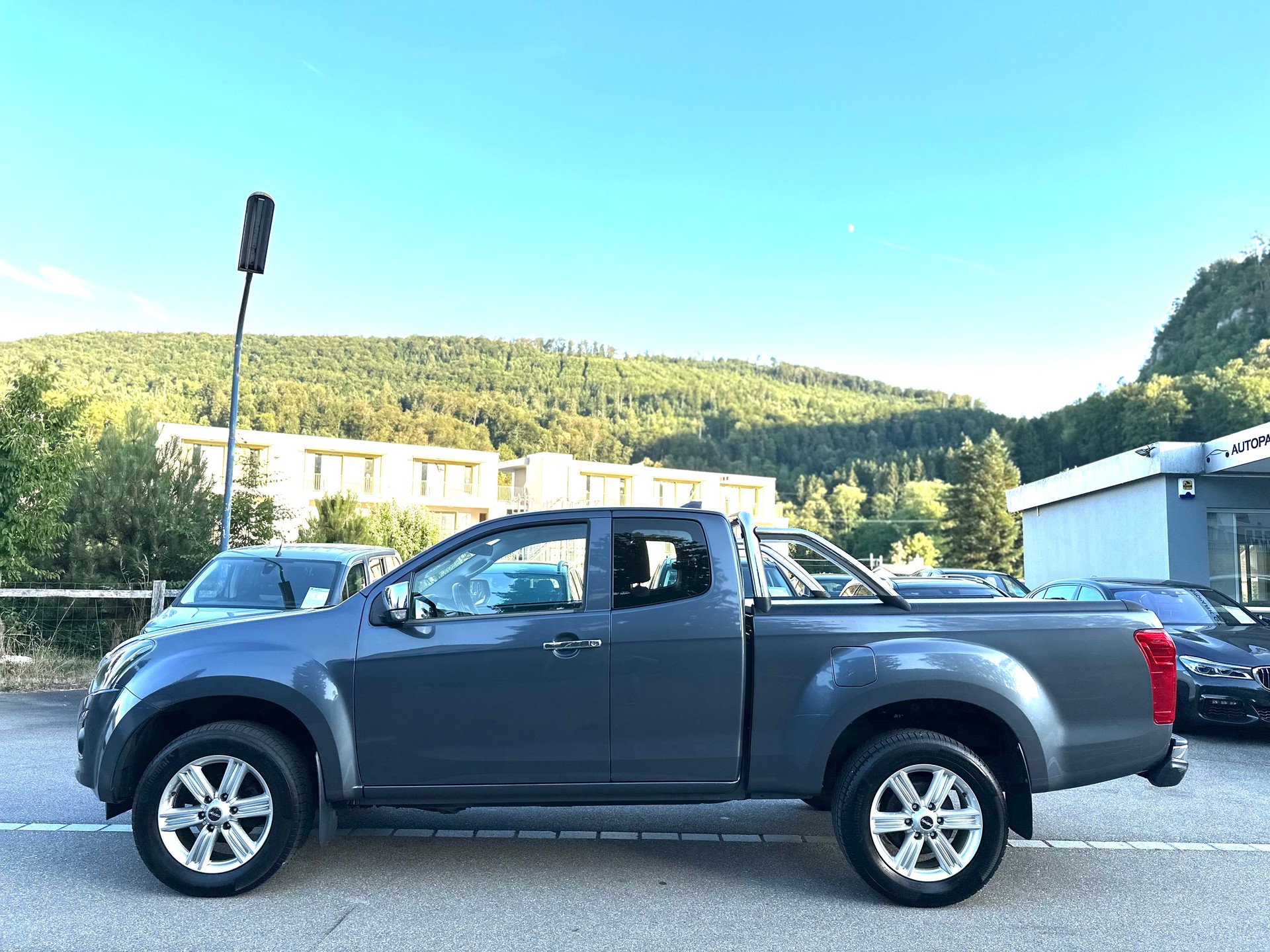 ISUZU D-MAX 1.9 SpaceCab Solar 4x4 A-showroom-element-3