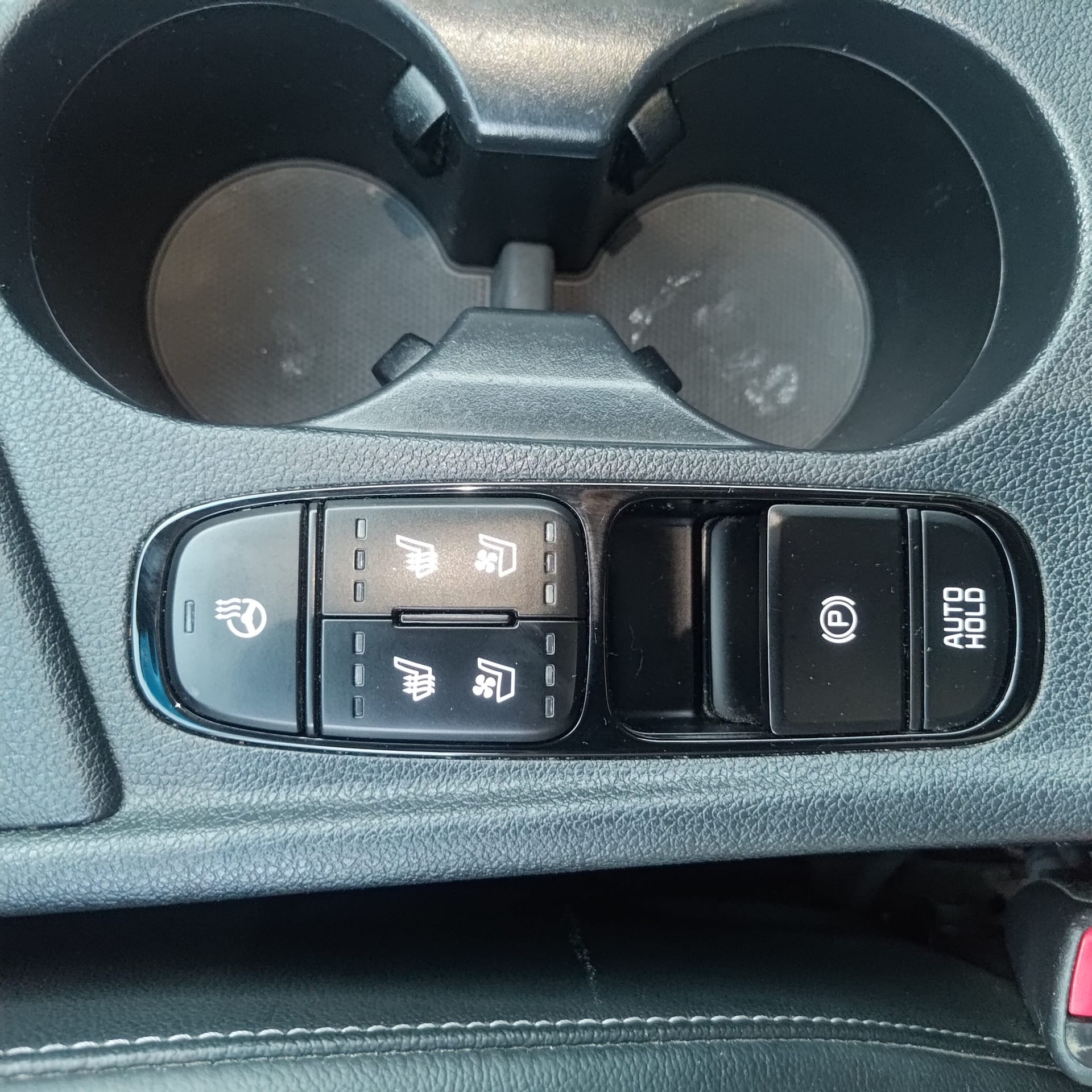KIA 1.6 GDi Hybrid Premium Pack Cool-image-5