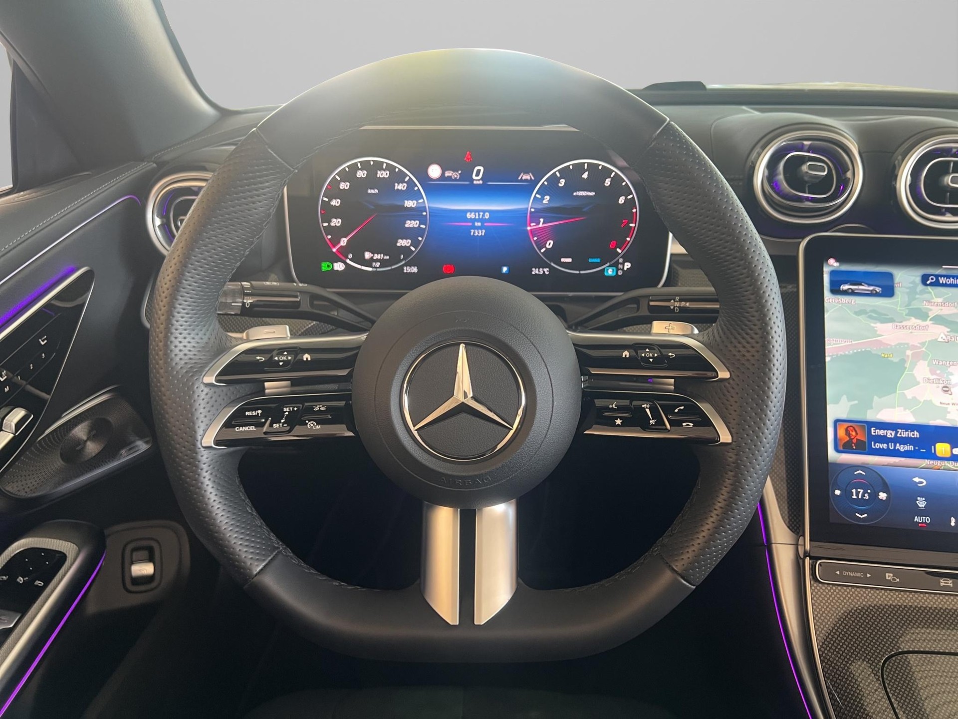 MERCEDES-BENZ CLE 300 AMG Line 4matic Cabriolet-image-13