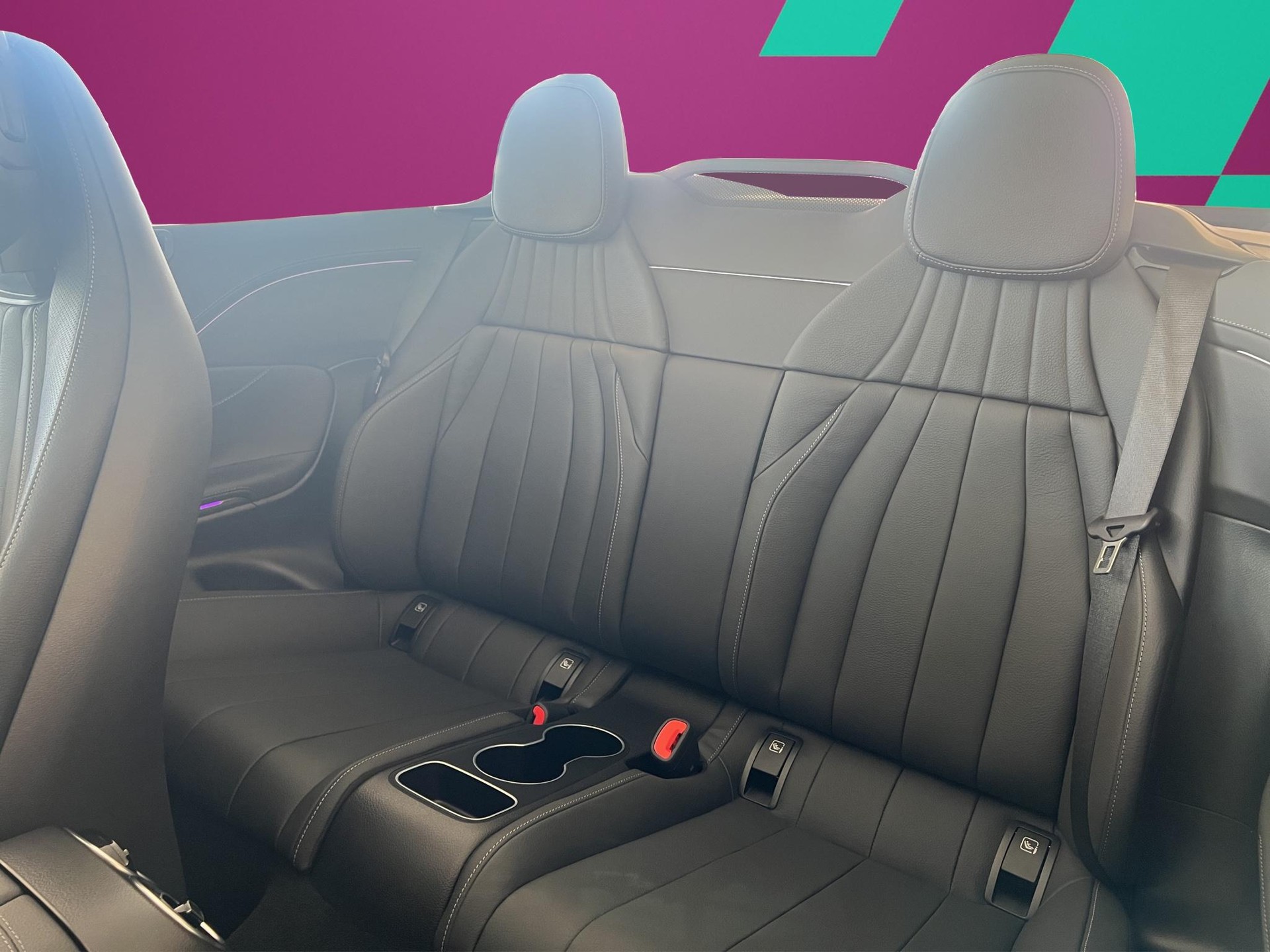 MERCEDES-BENZ CLE 300 AMG Line 4matic Cabriolet-image-11