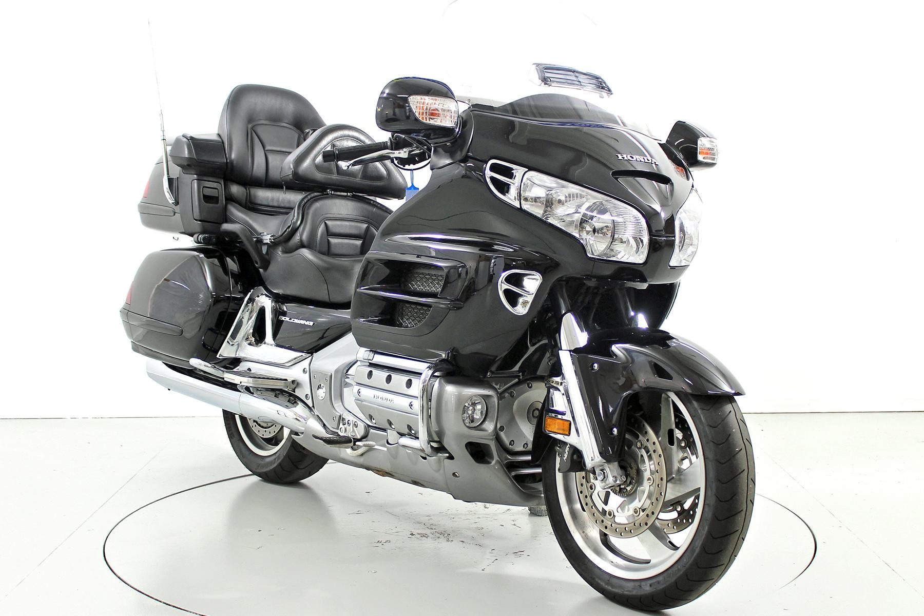 HONDA GL 1800 Goldwing-showroom-element-1