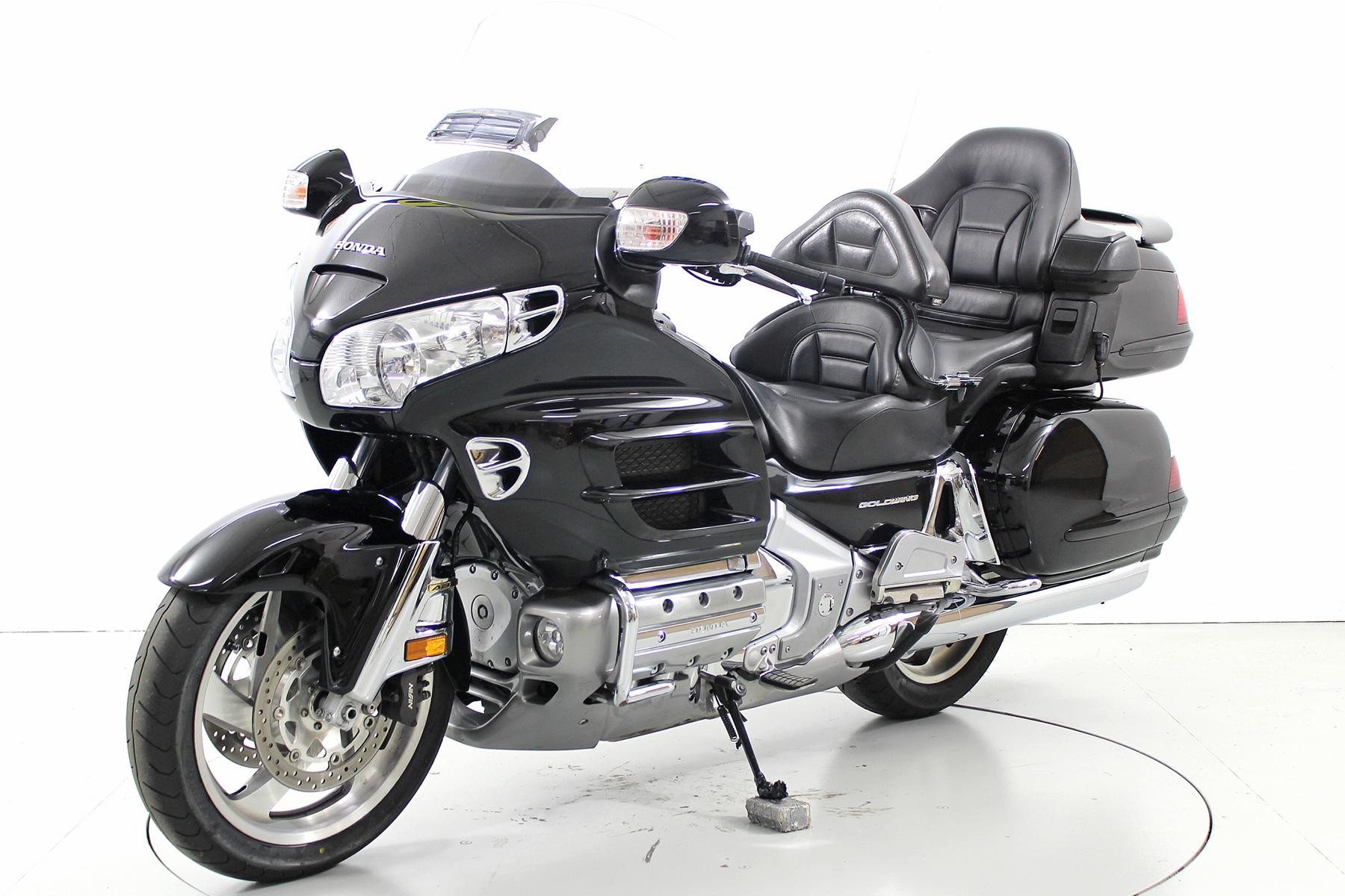 HONDA GL 1800 Goldwing-showroom-element-2