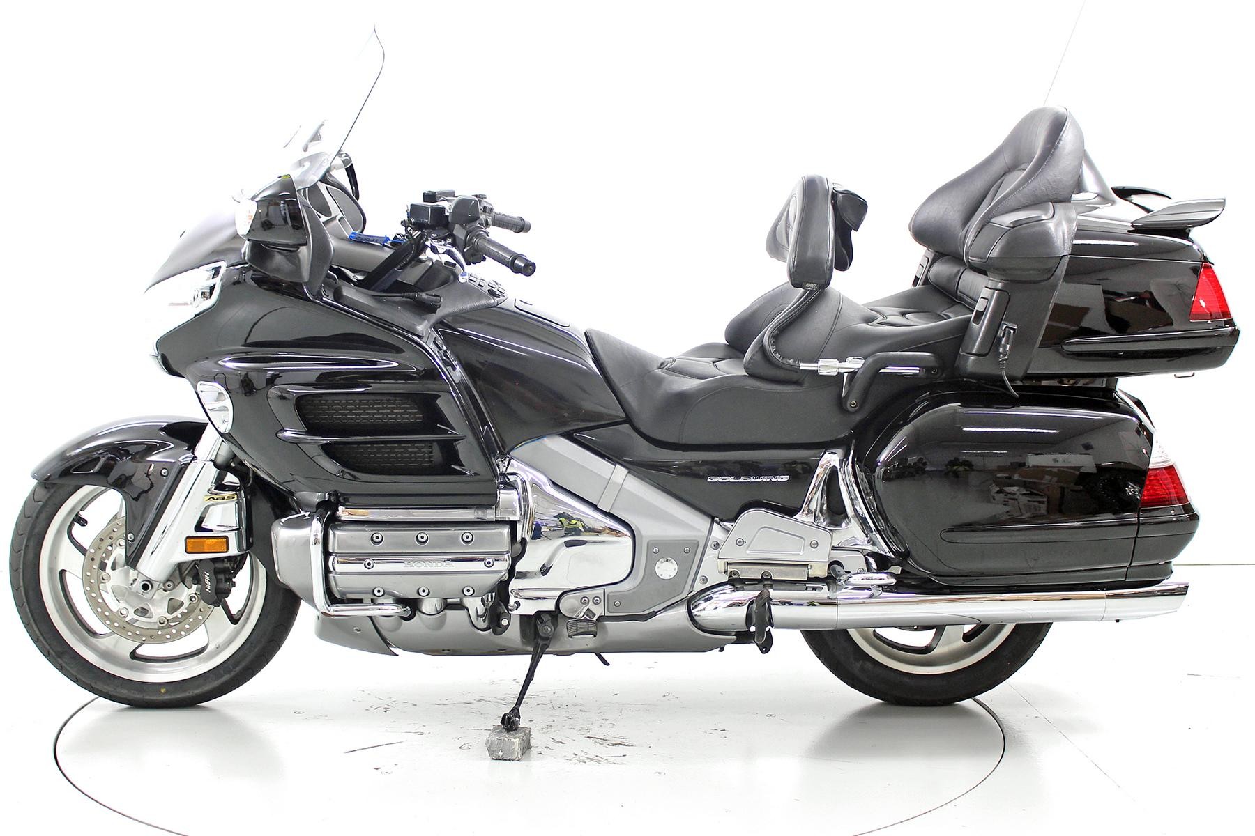 HONDA GL 1800 Goldwing-image-4