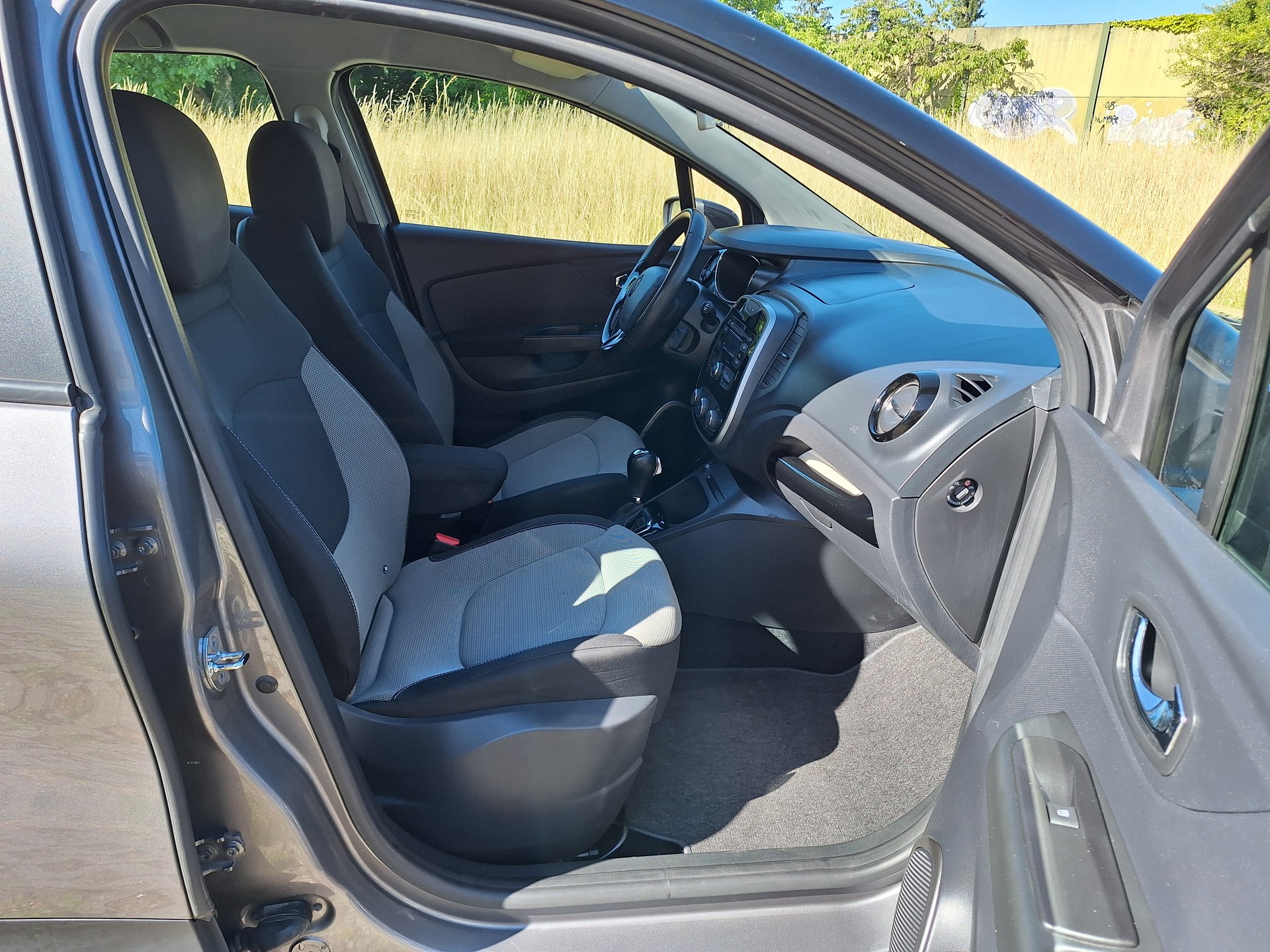 RENAULT Captur 1.2 T 16V Privilège EDC-image-7