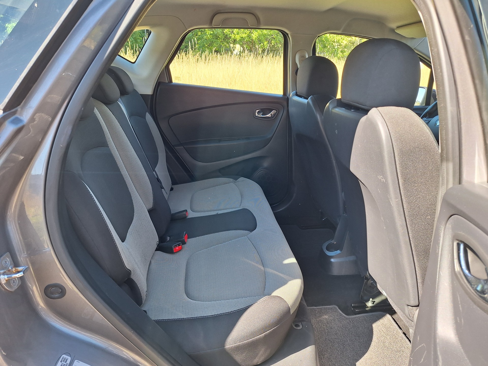 RENAULT Captur 1.2 T 16V Privilège EDC-image-8