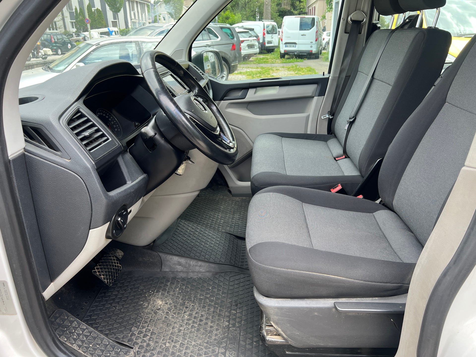 VW T6 2.0 Bi-TDI 4Motion DSG-image-8