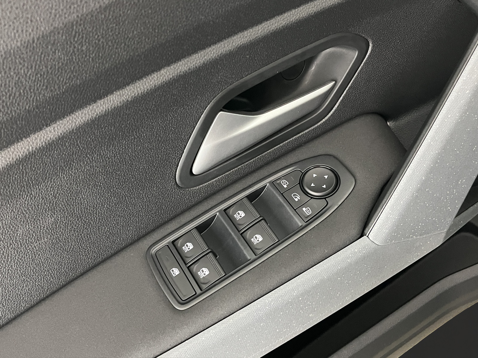 DACIA Bigster 1.2 Hybrid Journey 4WD-image-12