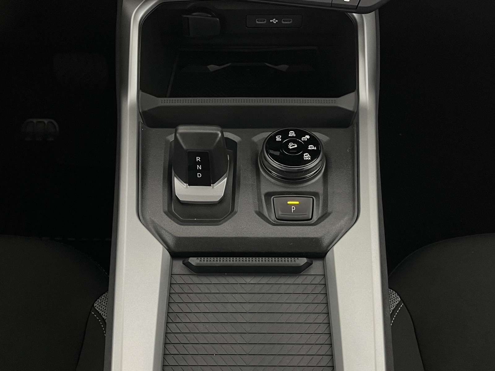 DACIA Bigster 1.2 Hybrid Journey 4WD-image-13