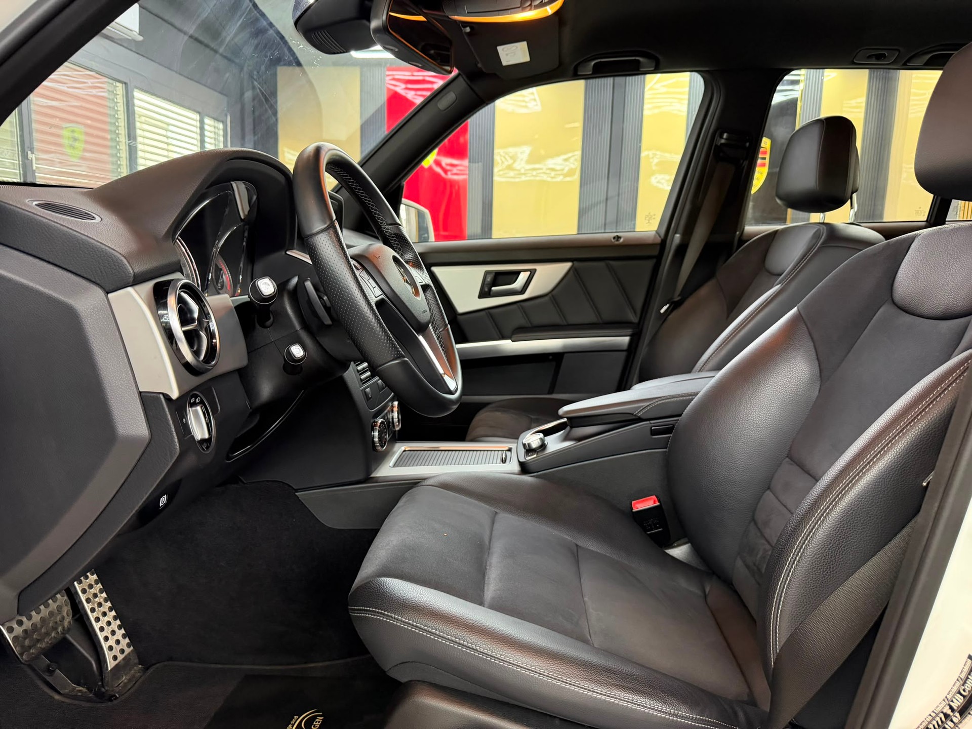 MERCEDES-BENZ GLK 220 BlueTEC Swiss Star Ed. 4Matic 7G-Tronic-image-9