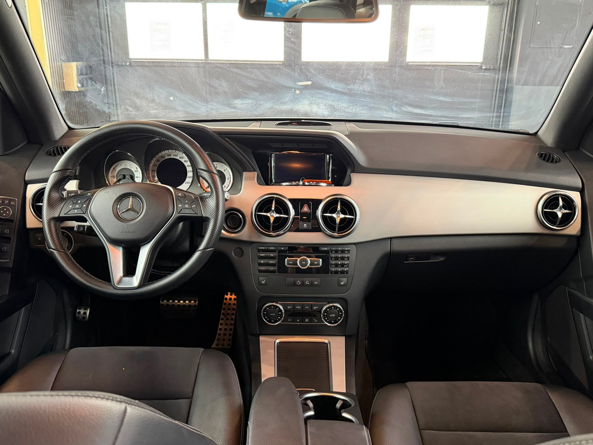 MERCEDES-BENZ GLK 220 BlueTEC Swiss Star Ed. 4Matic 7G-Tronic-image-12