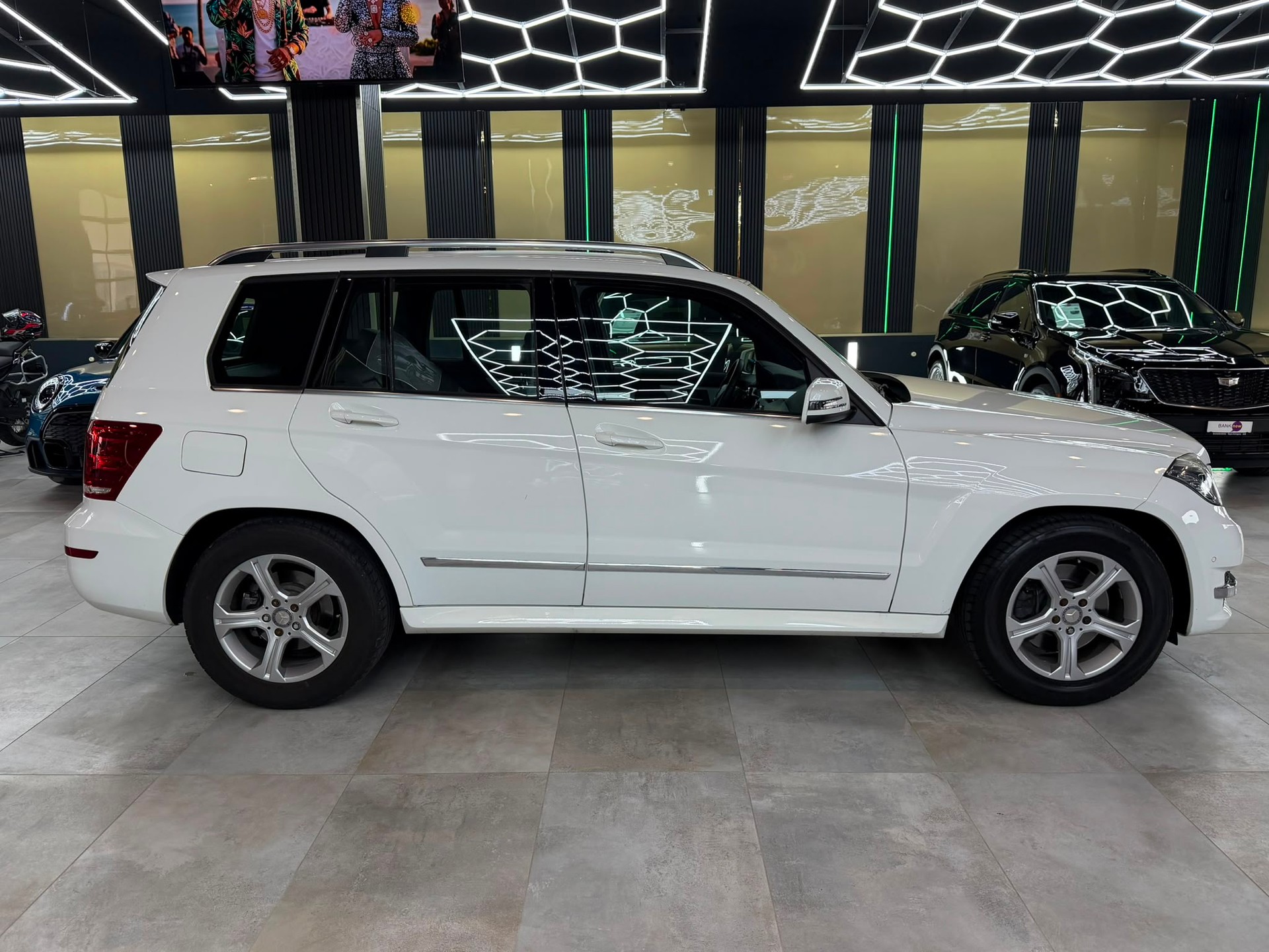 MERCEDES-BENZ GLK 220 BlueTEC Swiss Star Ed. 4Matic 7G-Tronic-image-3