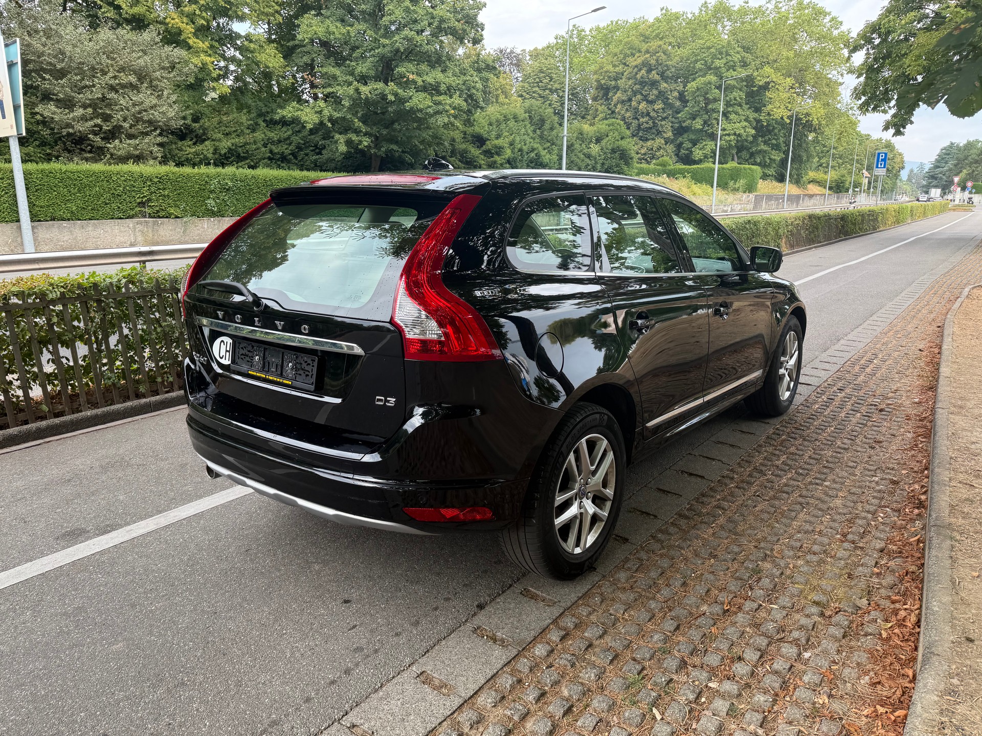 VOLVO XC60 D3 Summum Geartronic-image-12