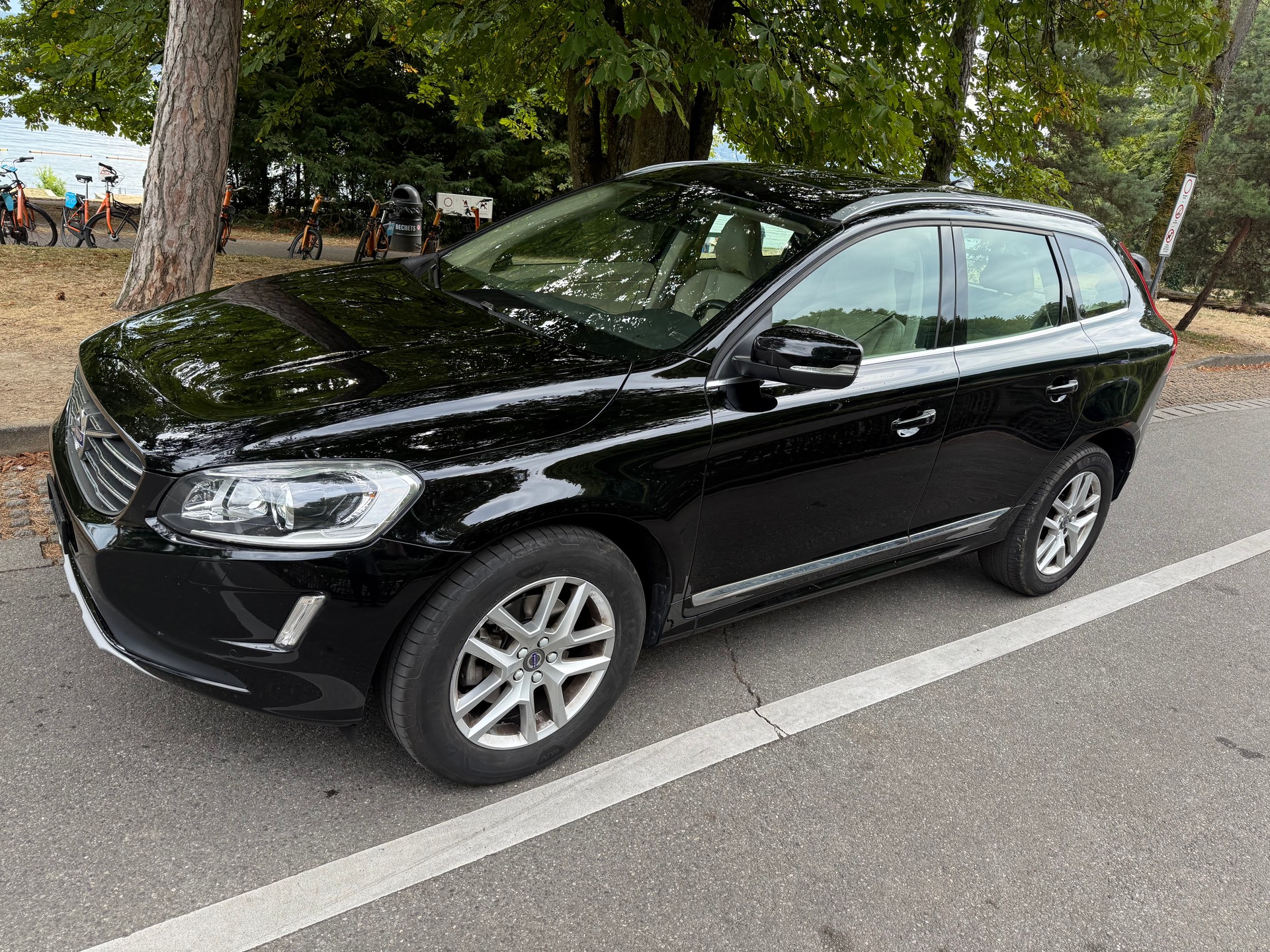VOLVO XC60 D3 Summum Geartronic-image-5