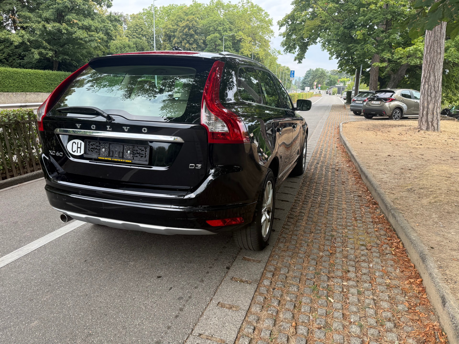 VOLVO XC60 D3 Summum Geartronic-image-9