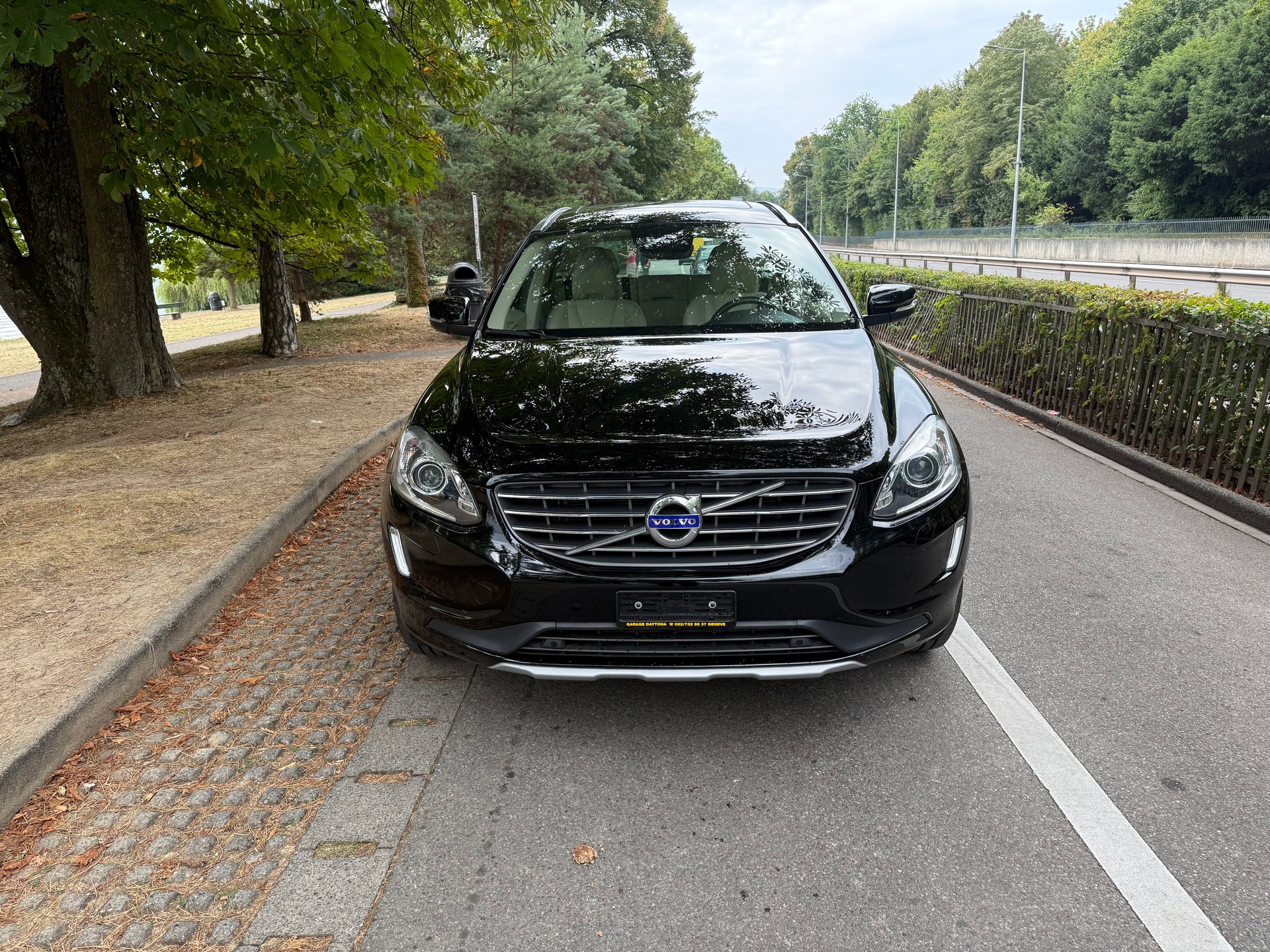 VOLVO XC60 D3 Summum Geartronic-image-1