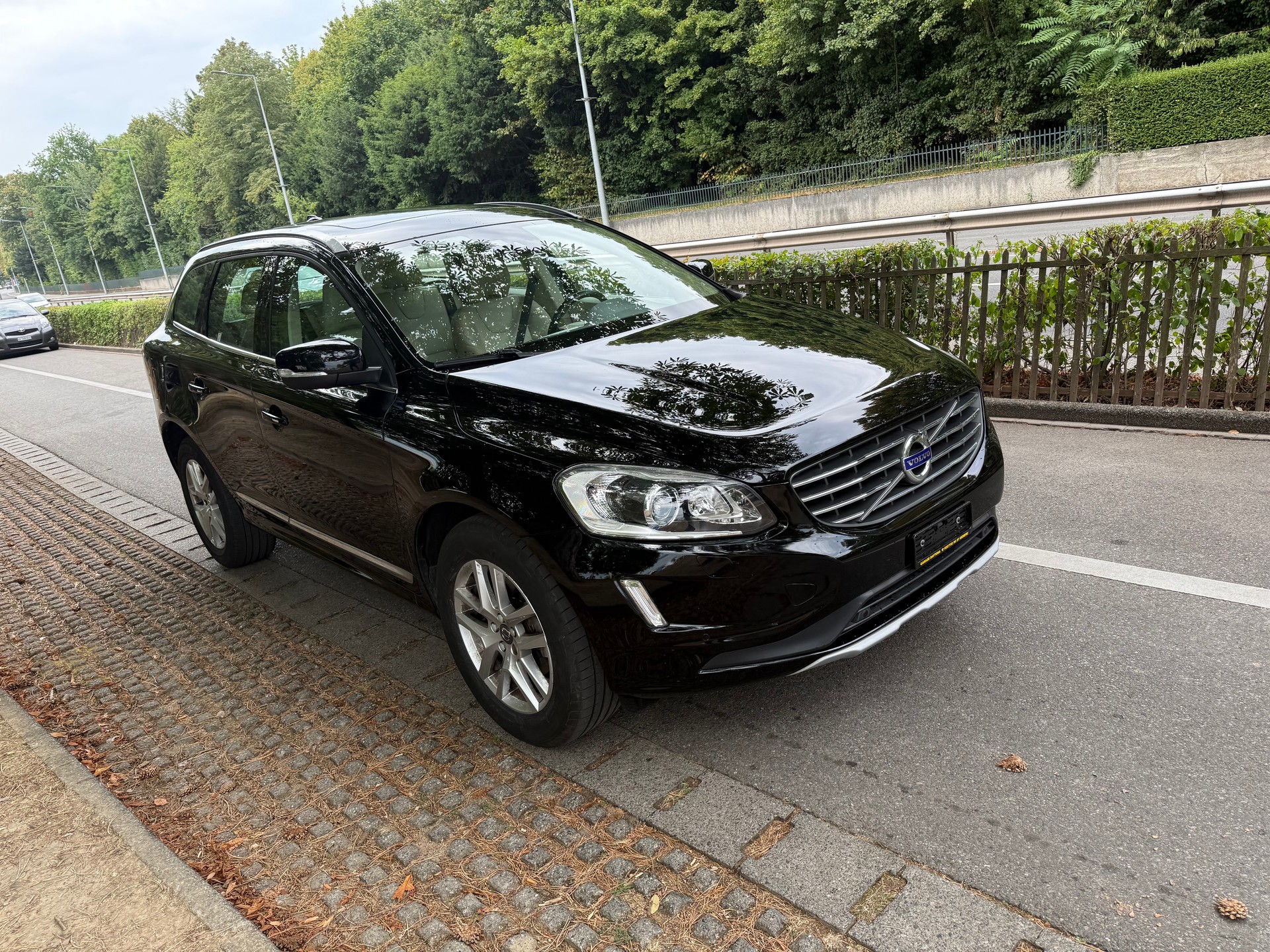 VOLVO XC60 D3 Summum Geartronic-image-2