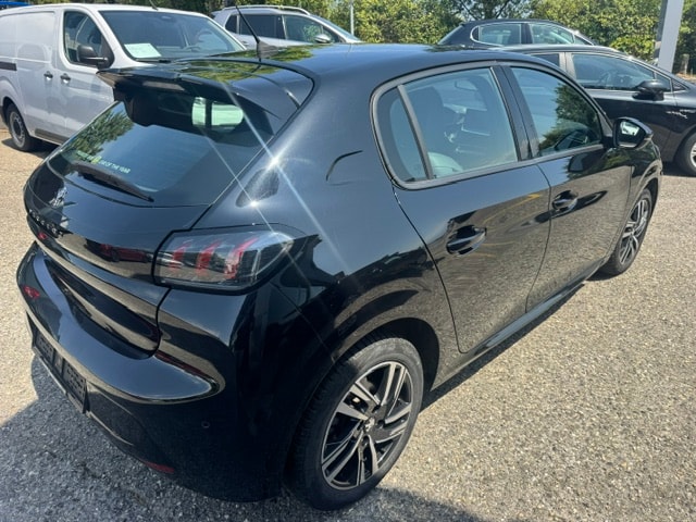 PEUGEOT 208 1.2 PureTech Allure EAT8-image-3