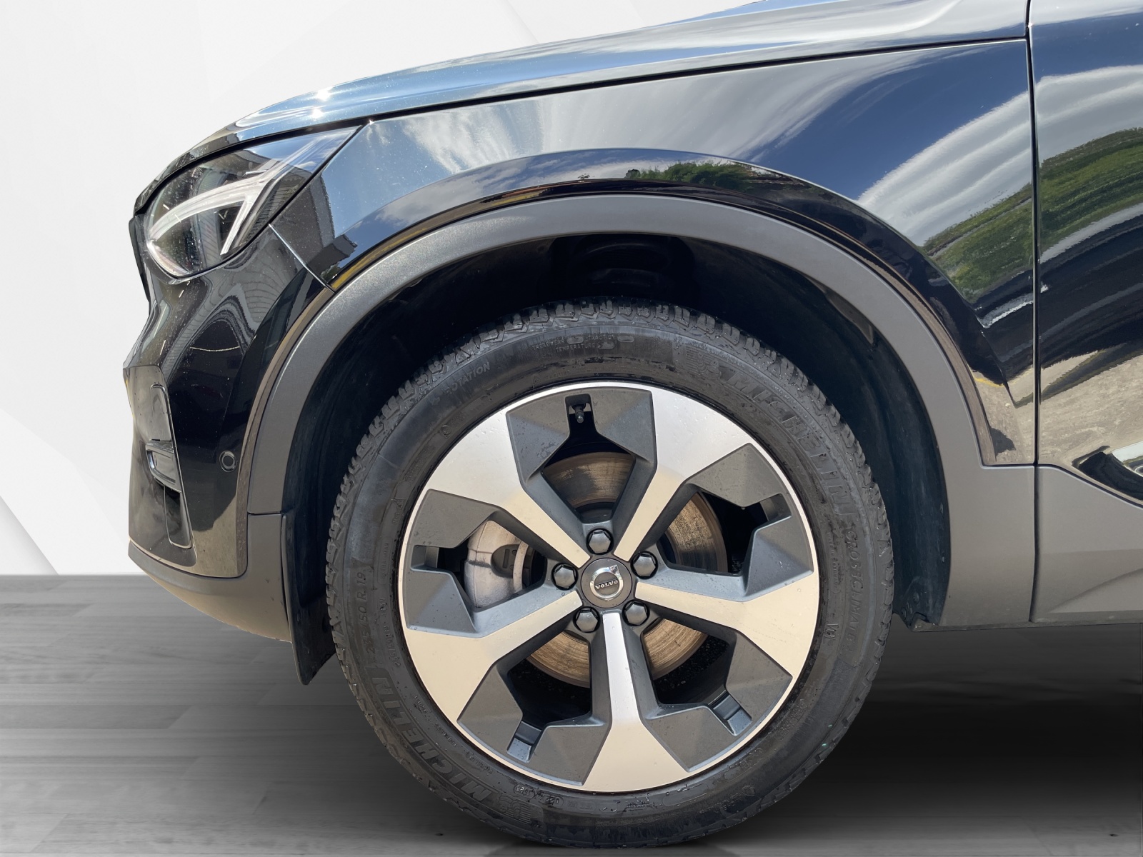 VOLVO XC40 2.0 B3 MH Plus Dark-image-8