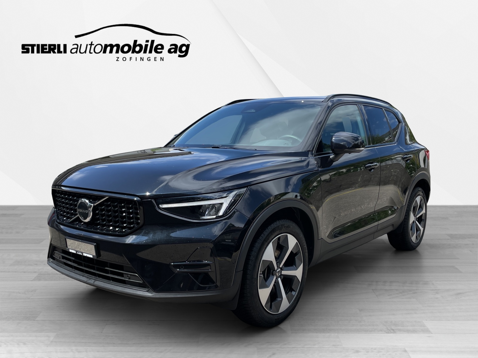 VOLVO XC40 2.0 B3 MH Plus Dark-image-0