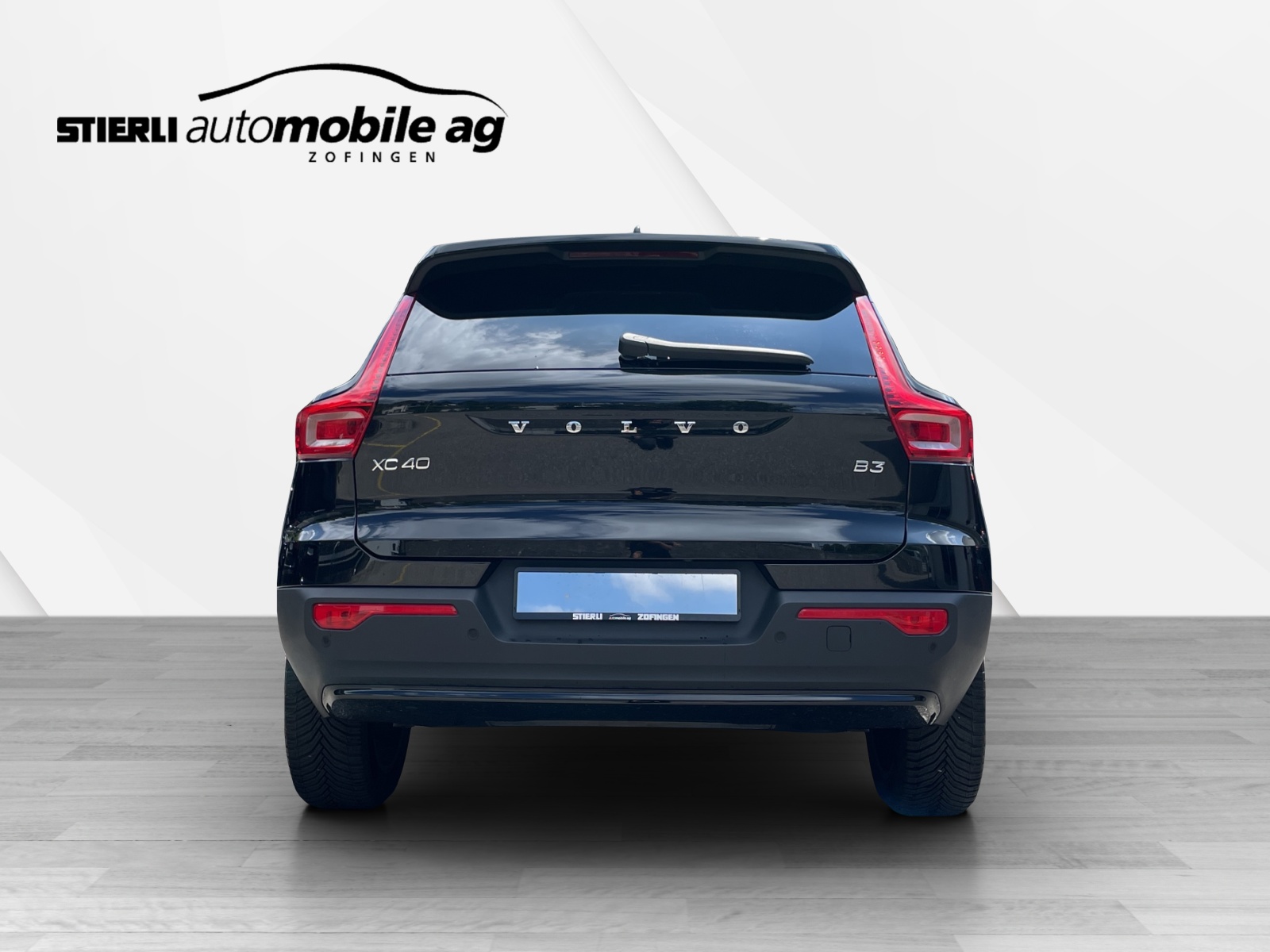 VOLVO XC40 2.0 B3 MH Plus Dark-image-5