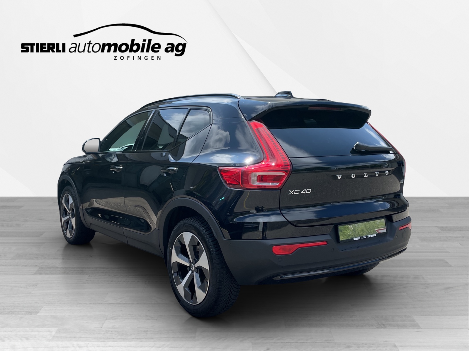 VOLVO XC40 2.0 B3 MH Plus Dark-image-6