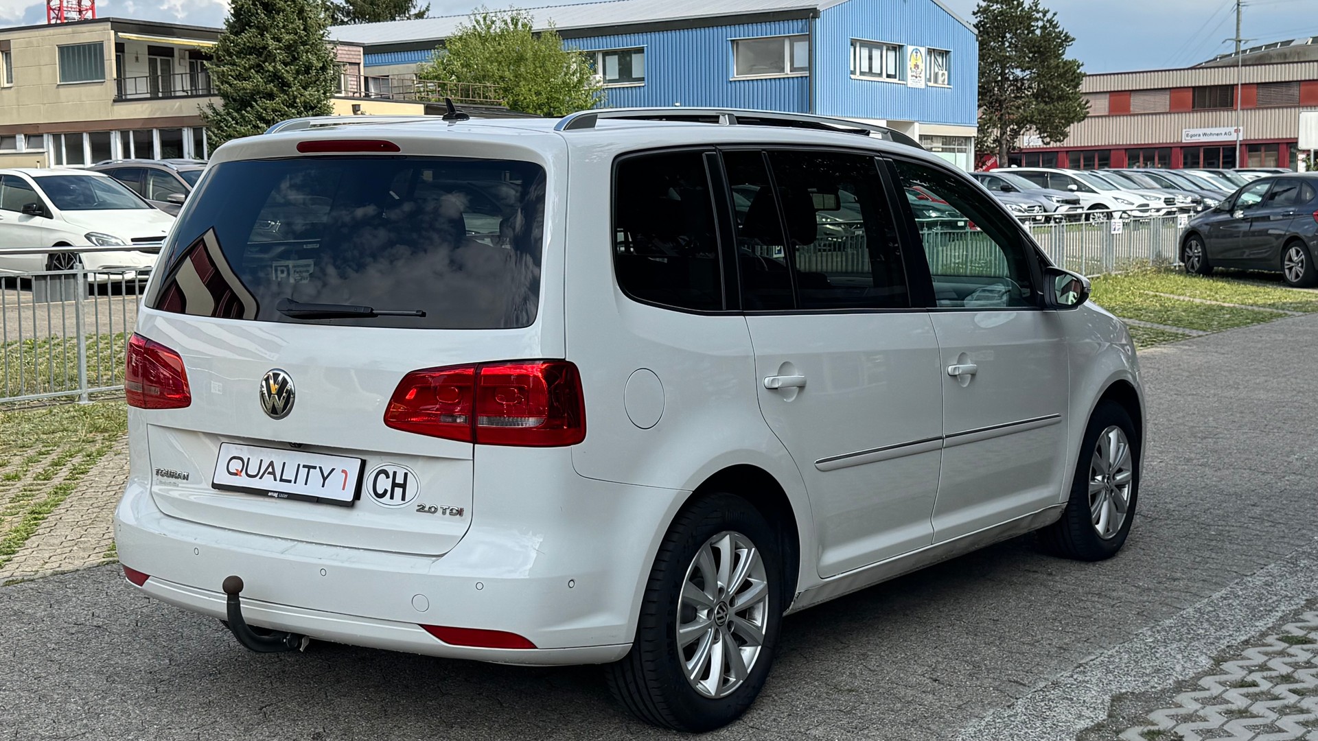VW Touran 2.0 TDI Highline DSG-image-3