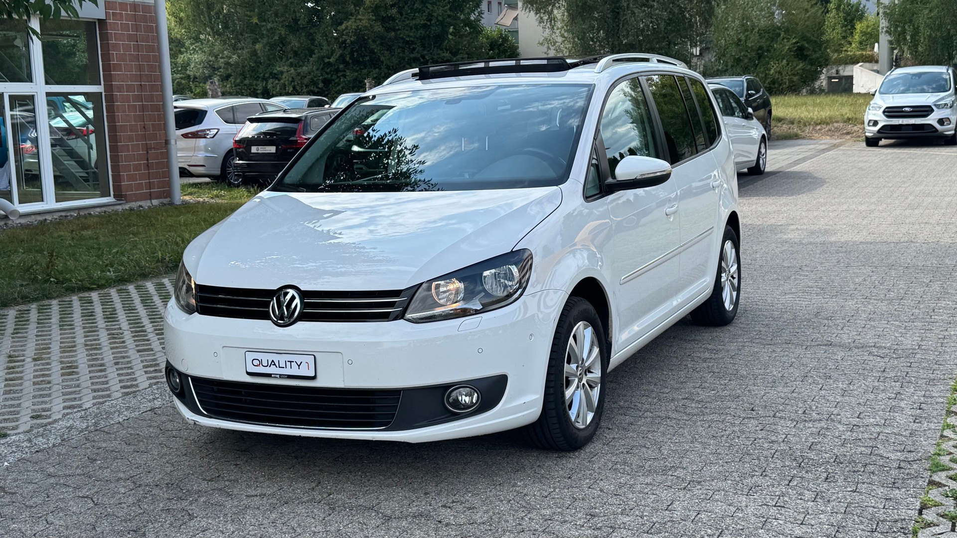 VW Touran 2.0 TDI Highline DSG-image-1