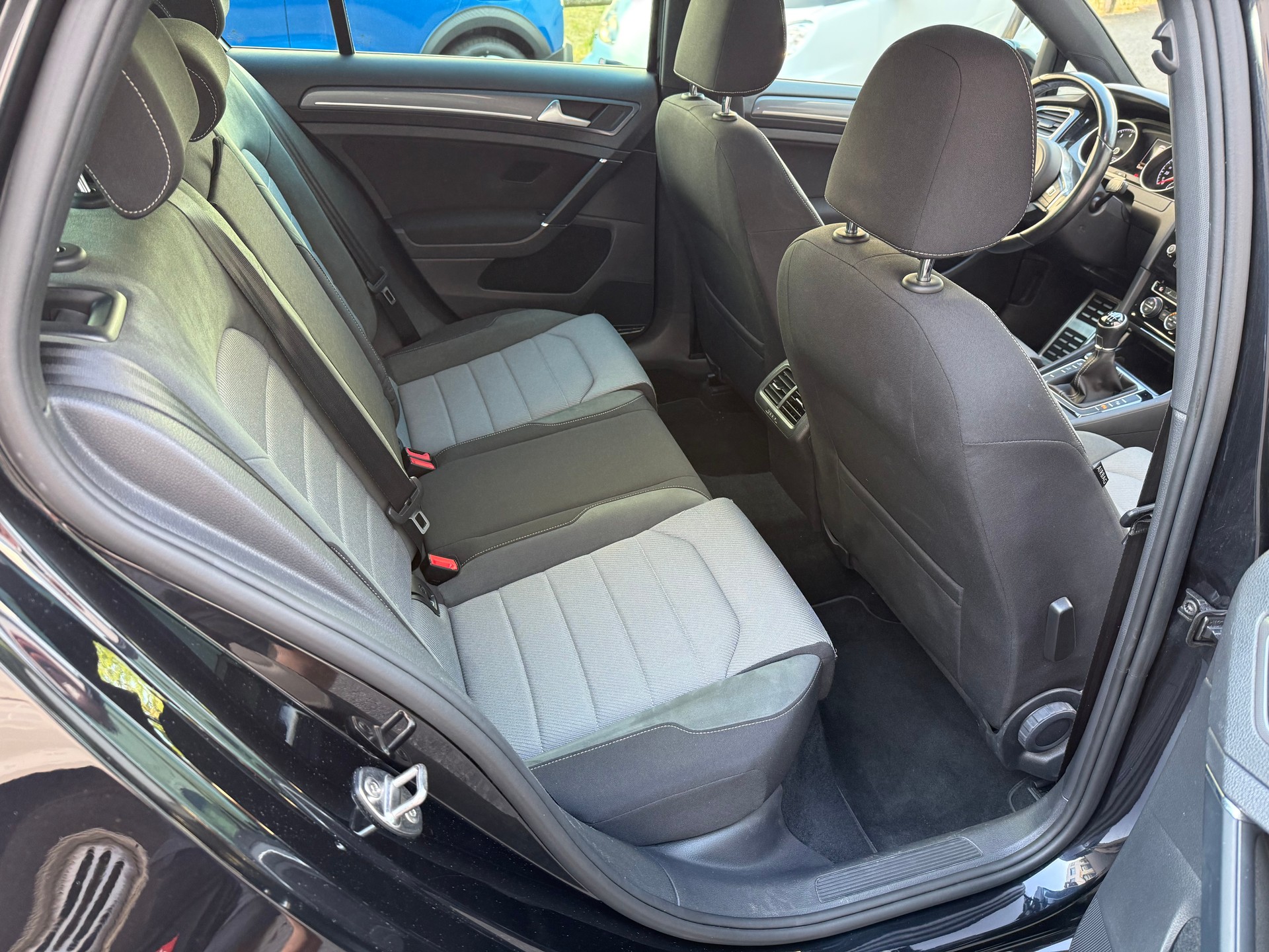 VW Golf 1.4 TSI Lounge R-Line-image-9