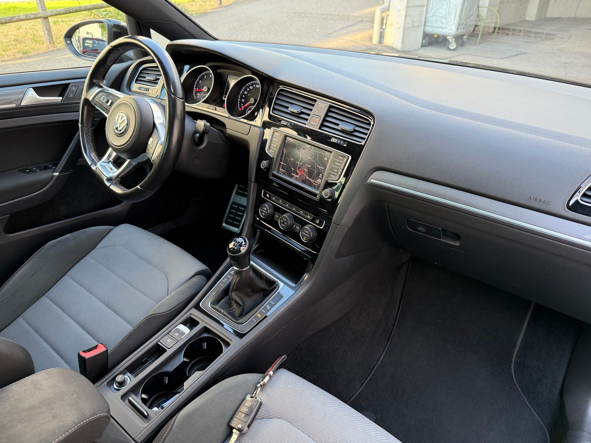 VW Golf 1.4 TSI Lounge R-Line-image-7