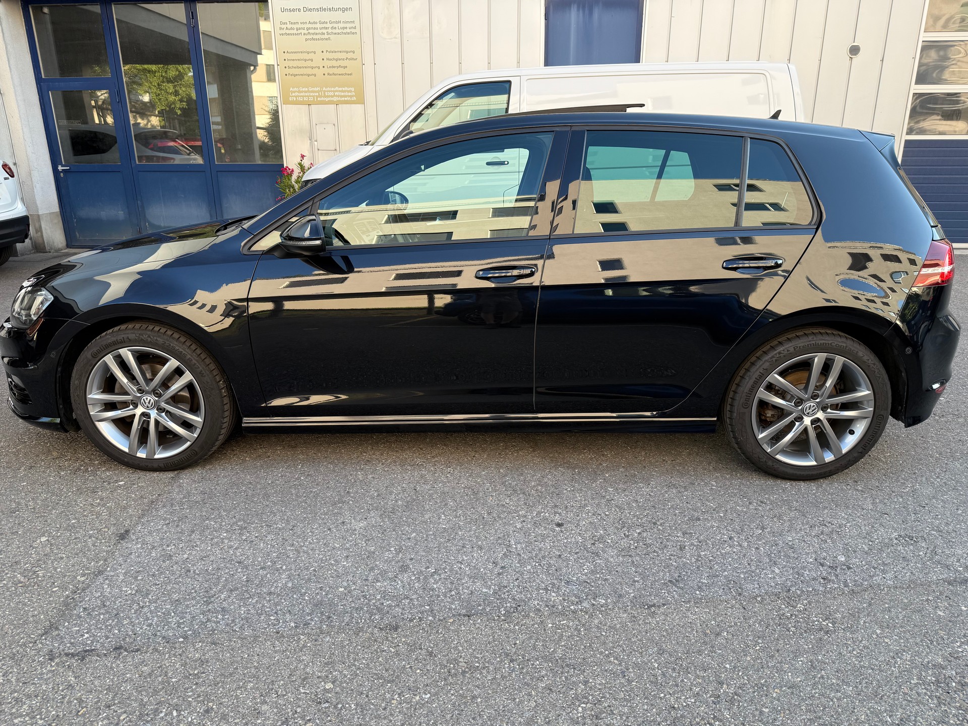 VW Golf 1.4 TSI Lounge R-Line-image-3